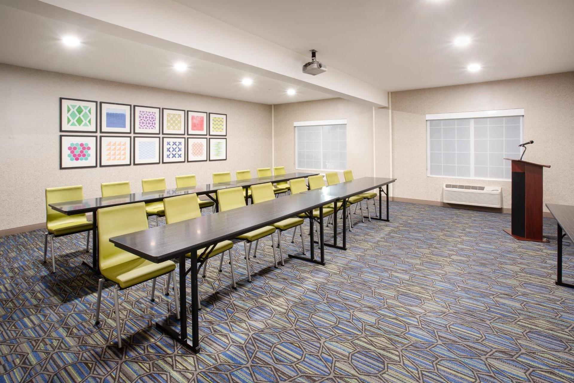 Holiday Inn Express & Suites Lincoln City by IHG photo 33