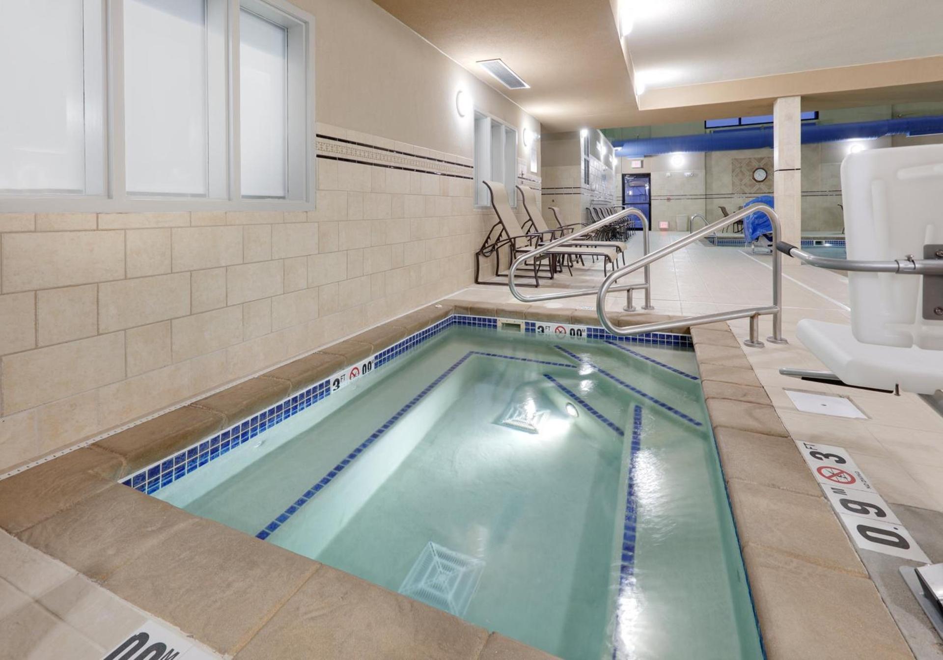 Holiday Inn Express & Suites Mitchell by IHG photo 21