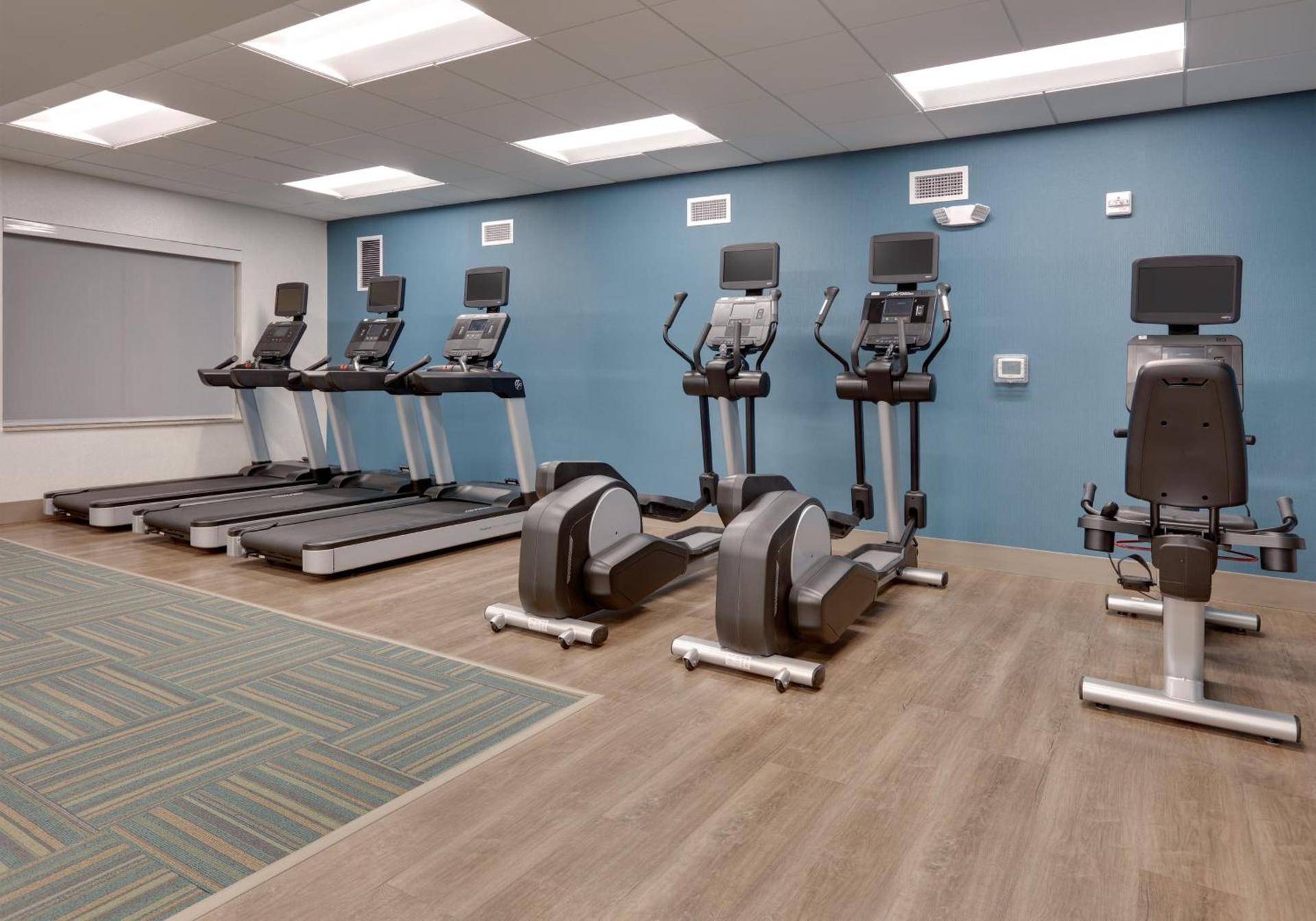 Holiday Inn Express & Suites Mitchell by IHG photo 13