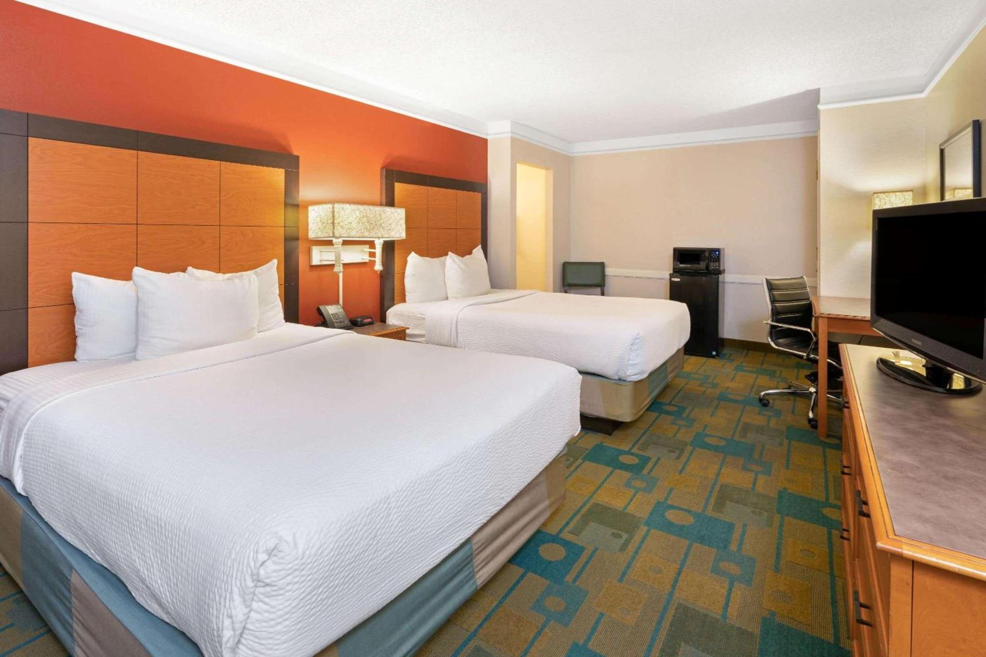 La Quinta Inn by Wyndham Phoenix Sky Harbor Airport photo 20