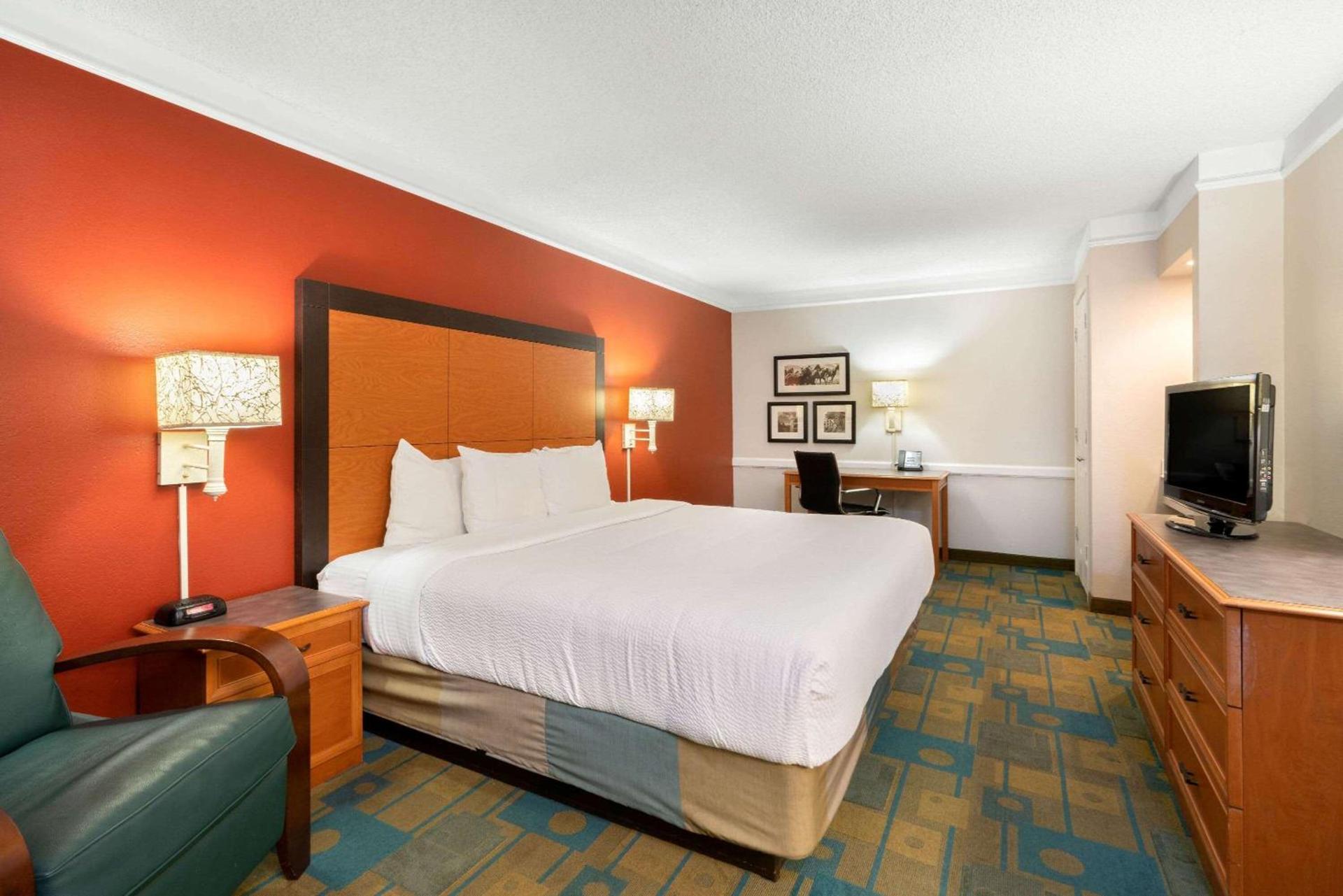 La Quinta Inn by Wyndham Phoenix Sky Harbor Airport photo 13