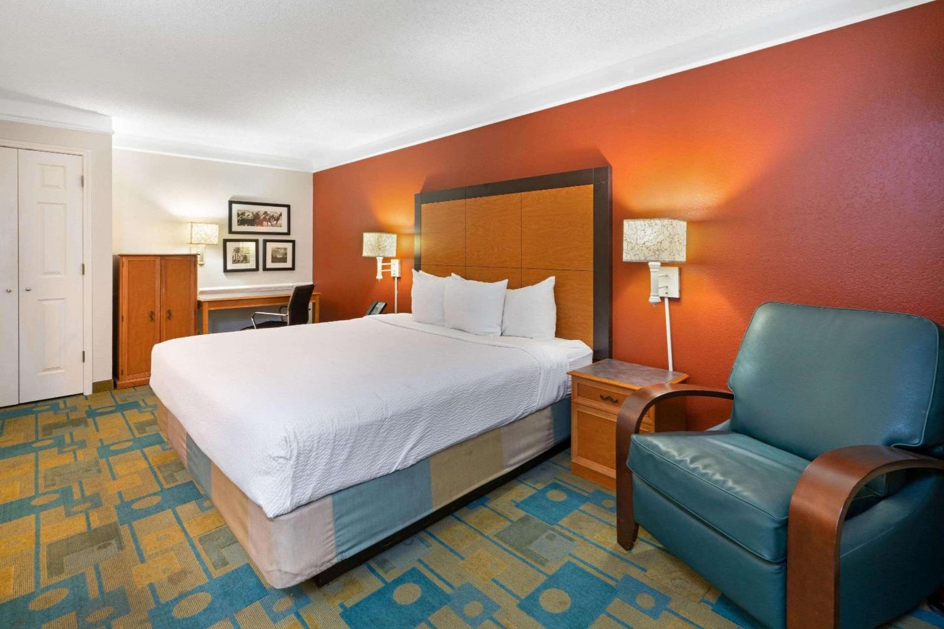 La Quinta Inn by Wyndham Phoenix Sky Harbor Airport photo 9