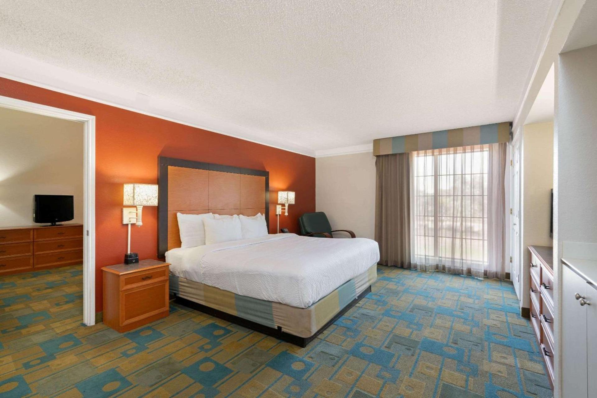 La Quinta Inn by Wyndham Phoenix Sky Harbor Airport photo 6