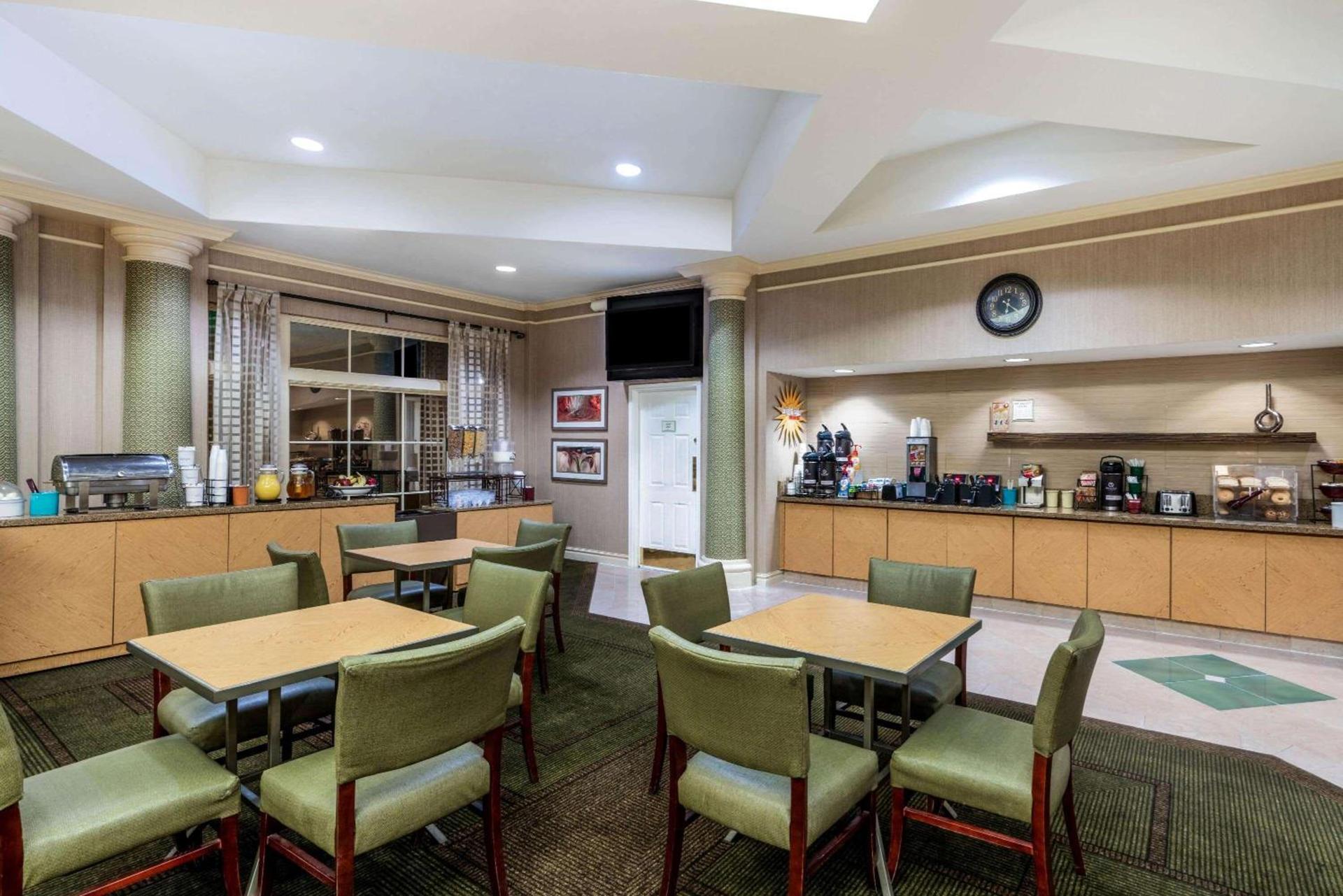 La Quinta by Wyndham Phoenix West Peoria photo 5