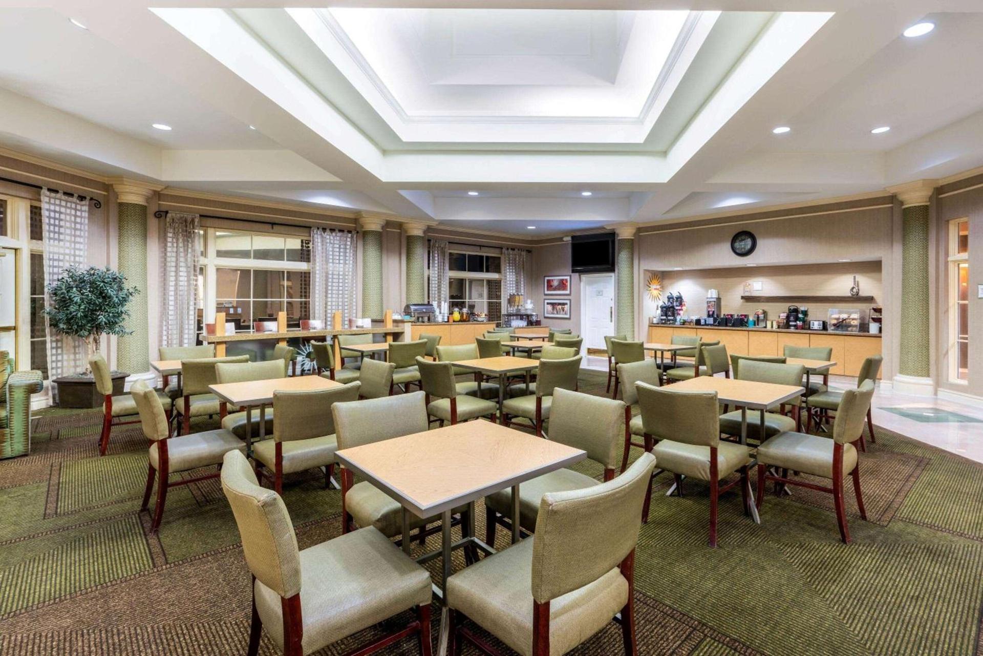 La Quinta by Wyndham Phoenix West Peoria photo 6