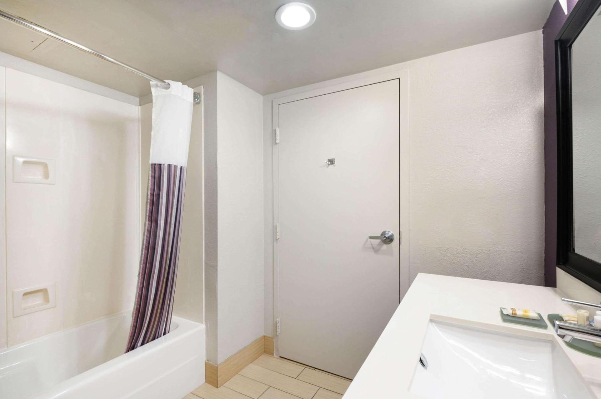 La Quinta Inn by Wyndham North Myrtle Beach photo 30