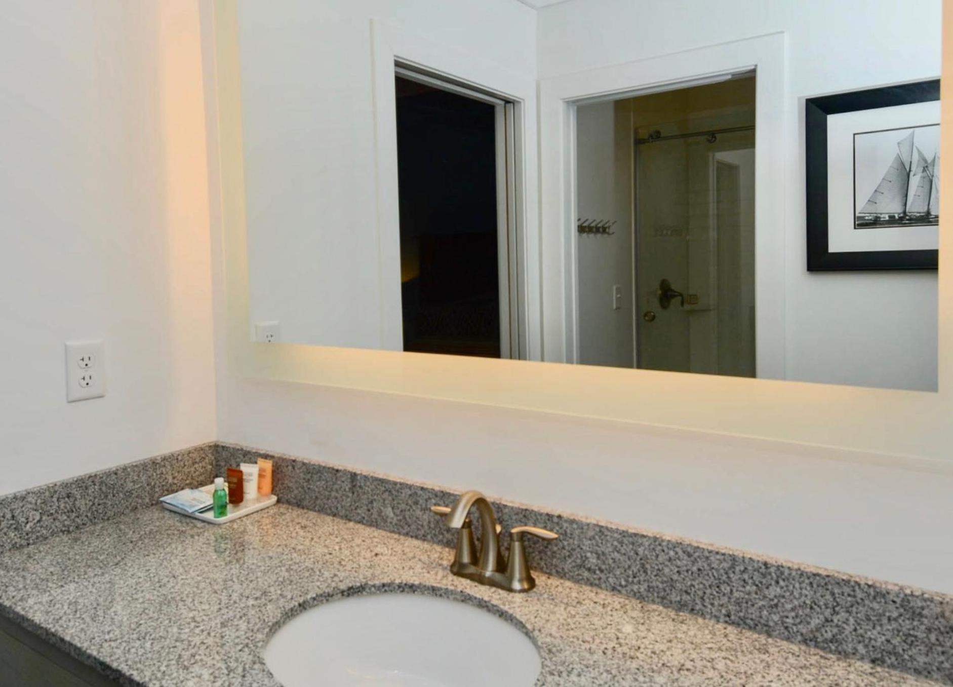 Avenue Inn & Spa photo 42