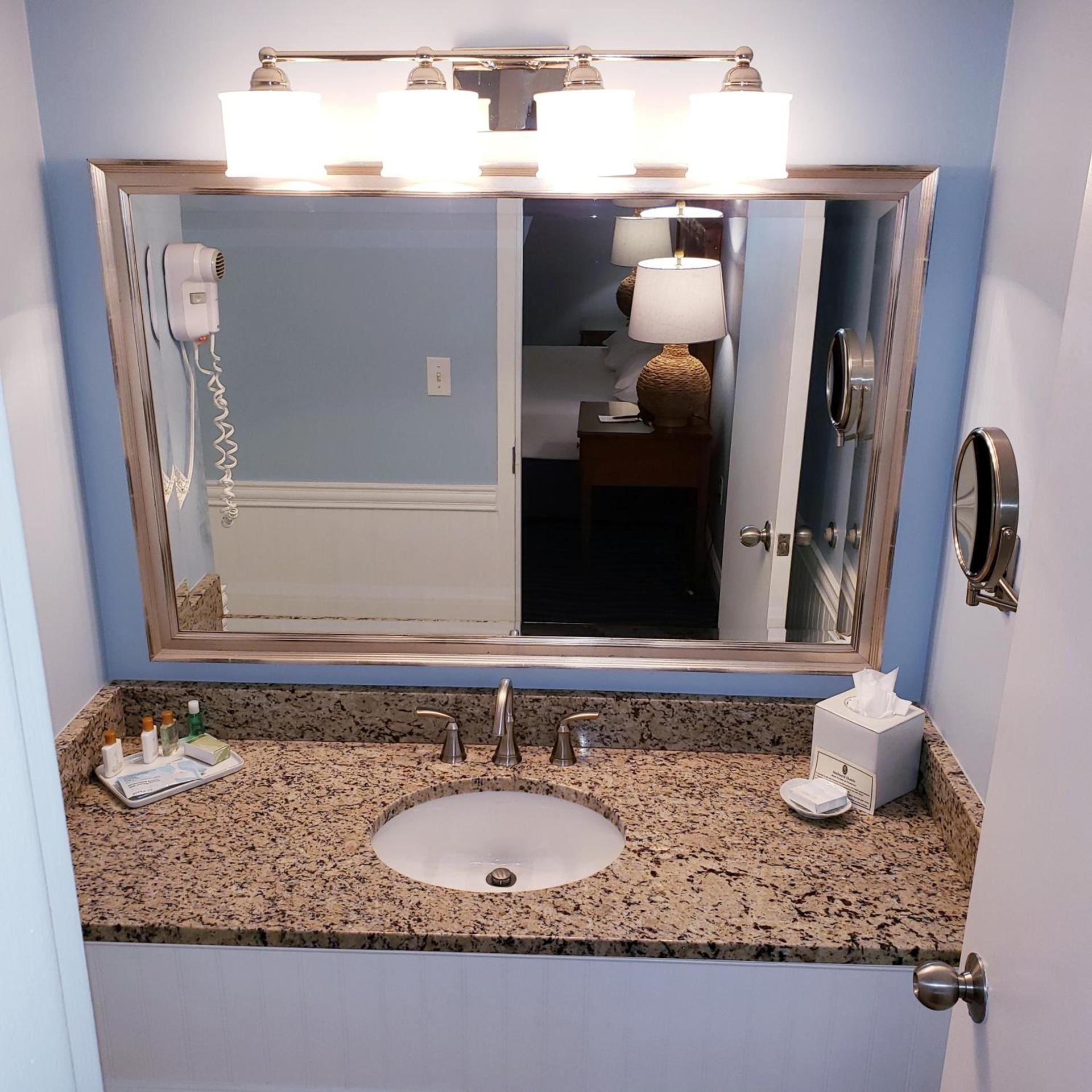 Avenue Inn & Spa photo 65