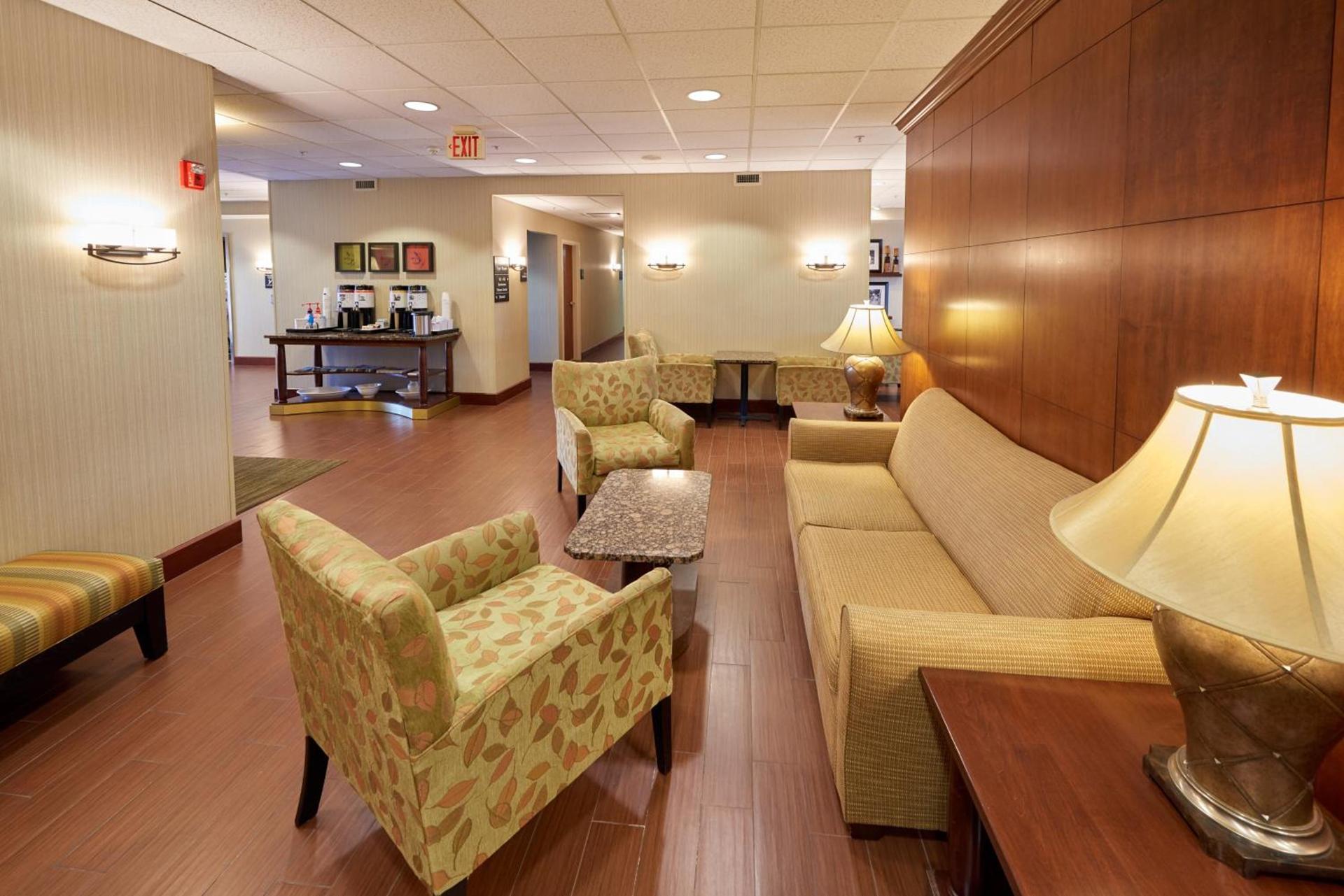 Hampton Inn Massillon photo 33