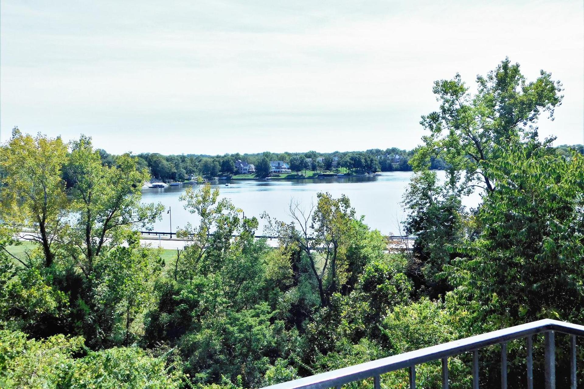 Lakeview Inn photo 47