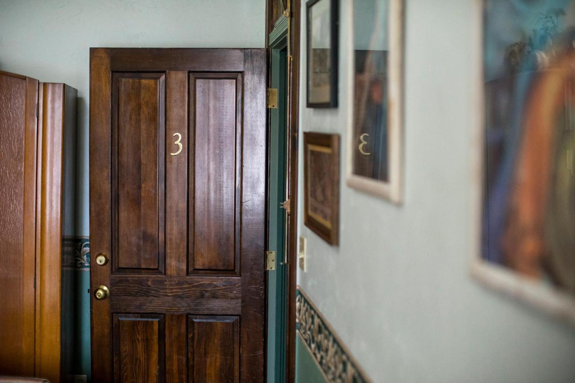 Red Garter Inn photo 8