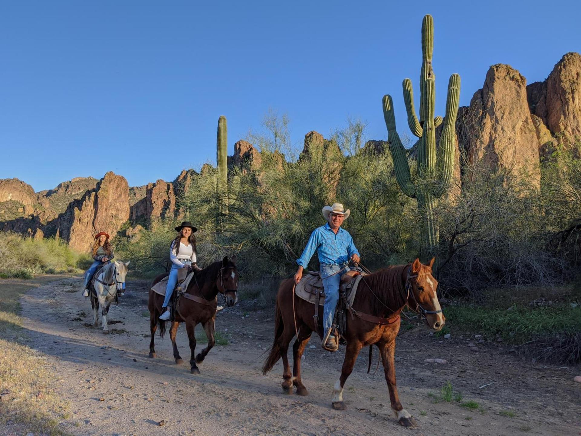 Saguaro Lake Ranch photo 12