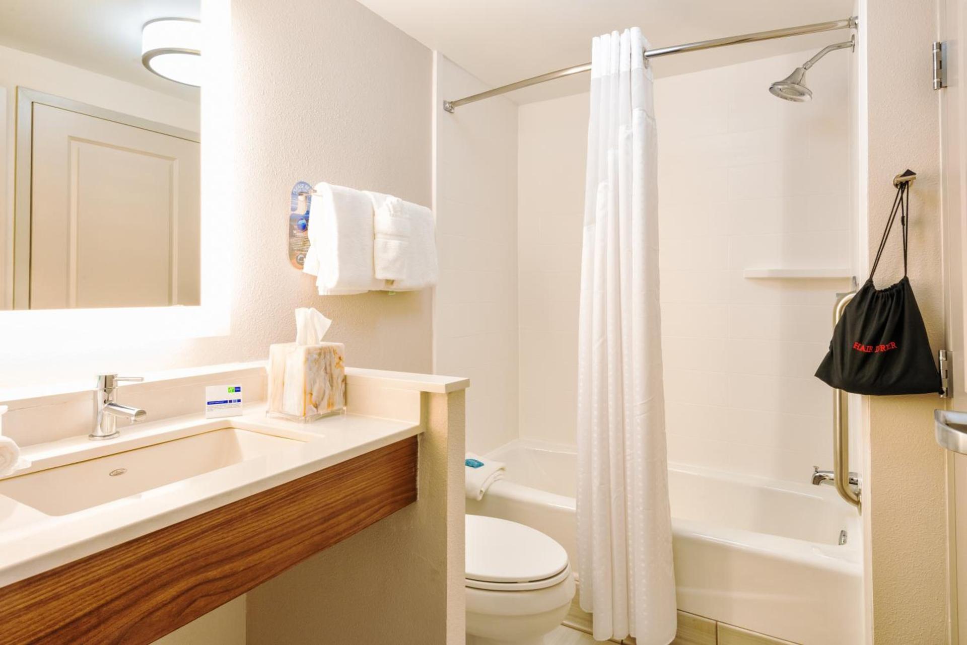 Holiday Inn Express Charleston US Highway 17 & I-526 by IHG photo 34