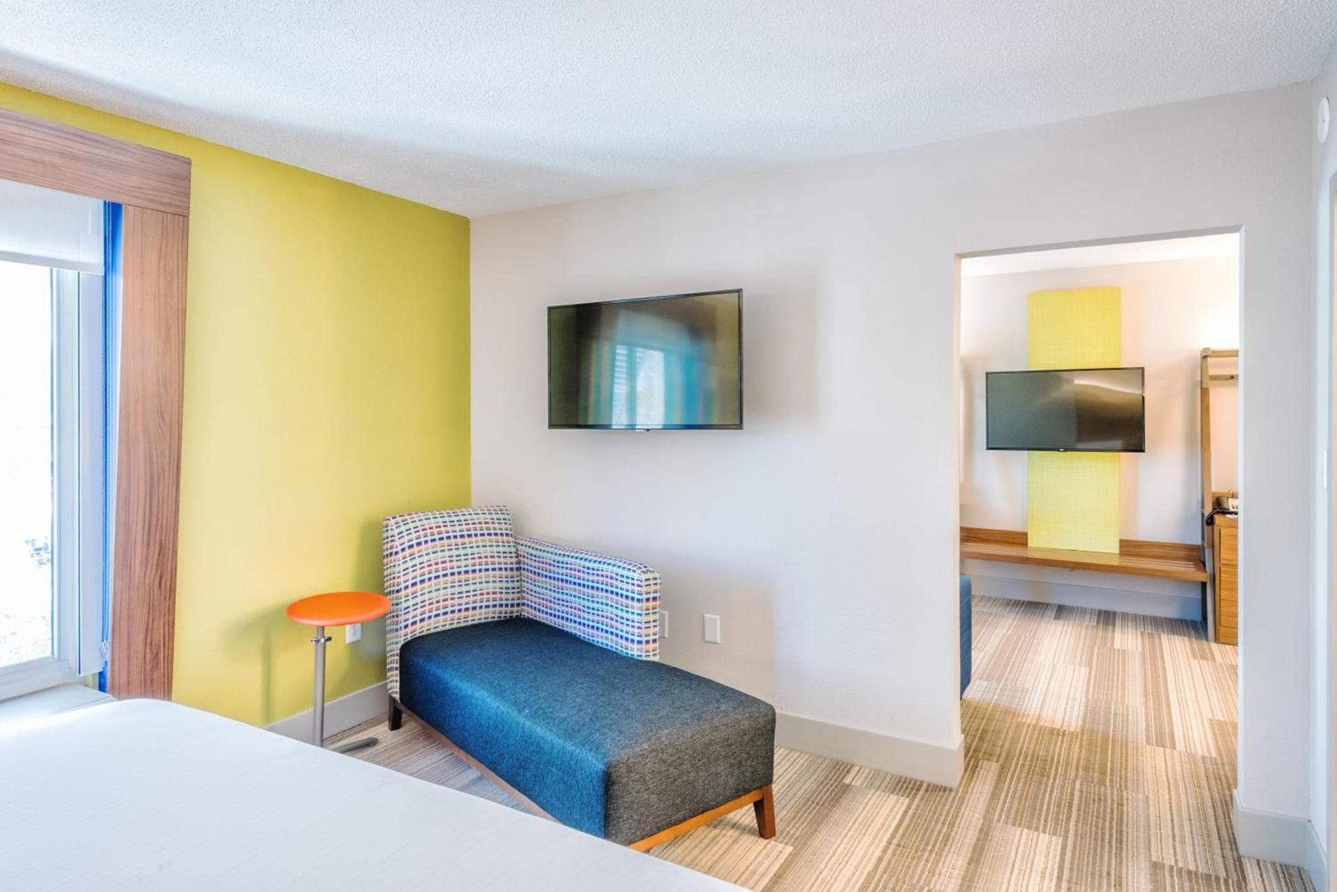 Holiday Inn Express Charleston US Highway 17 & I-526 by IHG photo 32