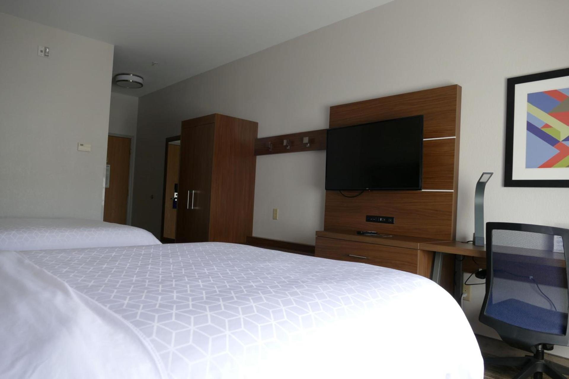 Holiday Inn Express Greensburg by IHG photo 23