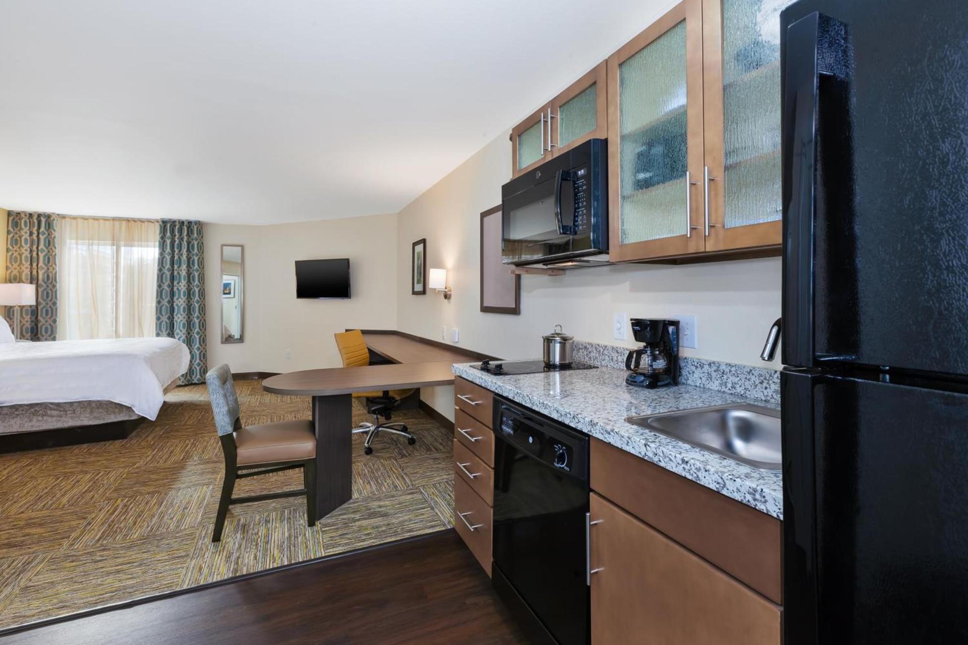 Candlewood Suites Louisville - NE Downtown Area by IHG photo 9