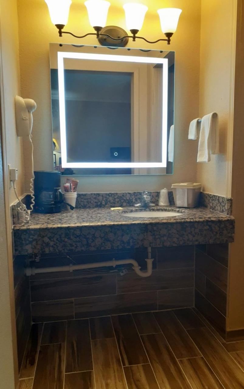 Rochester Inn photo 4