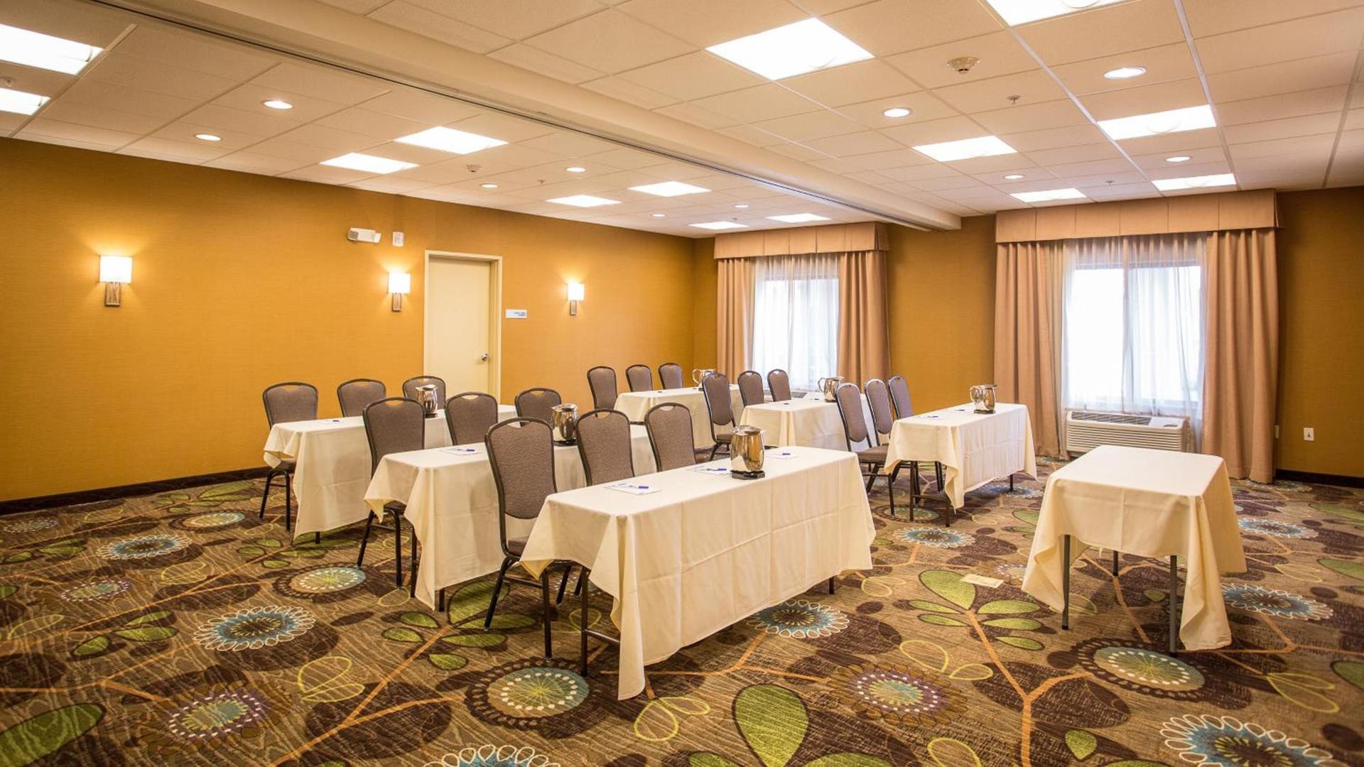 Holiday Inn Express Pocatello by IHG !UNDER RENOVATION! photo 68