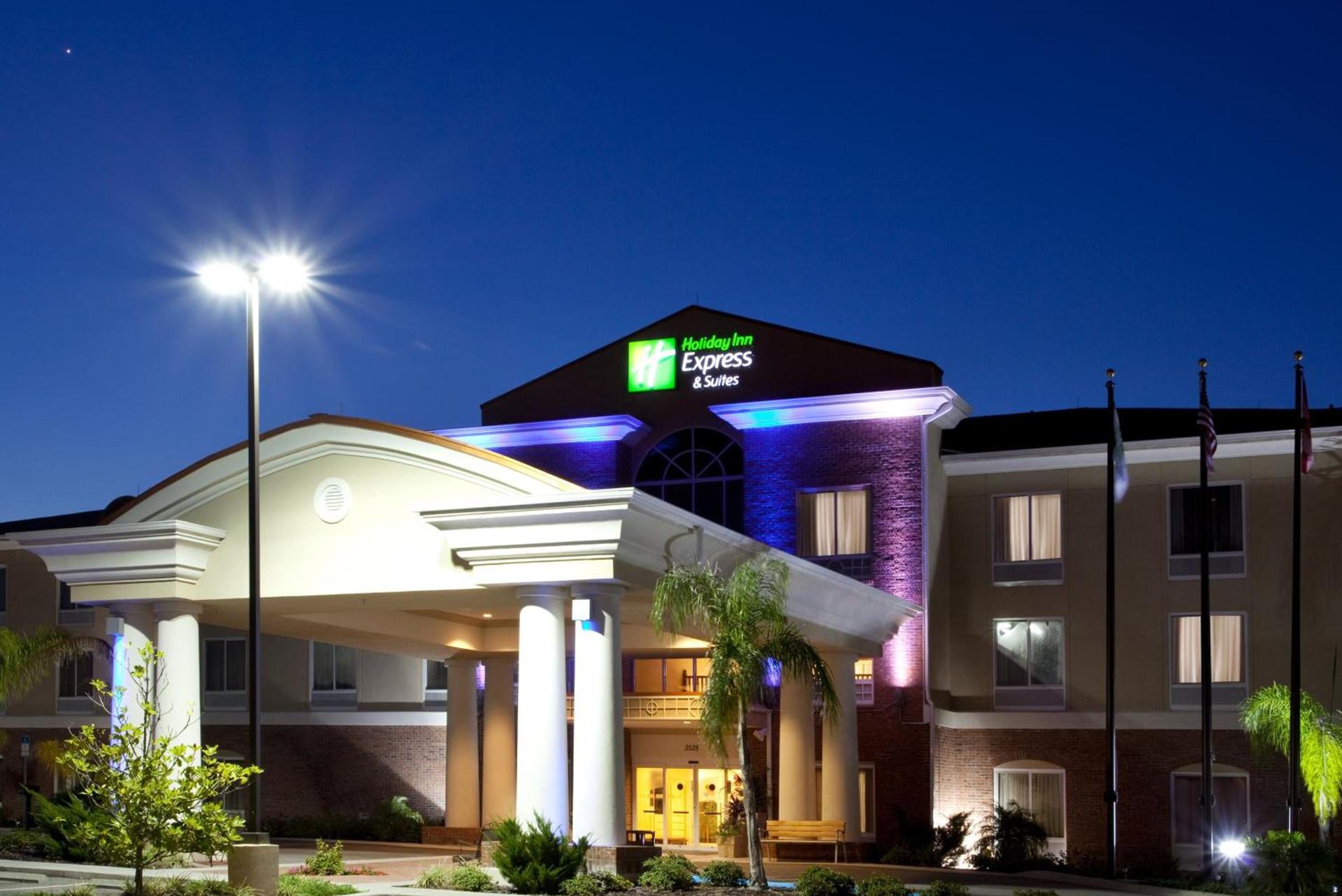 Holiday Inn Express & Suites Spring Hill by IHG photo 22