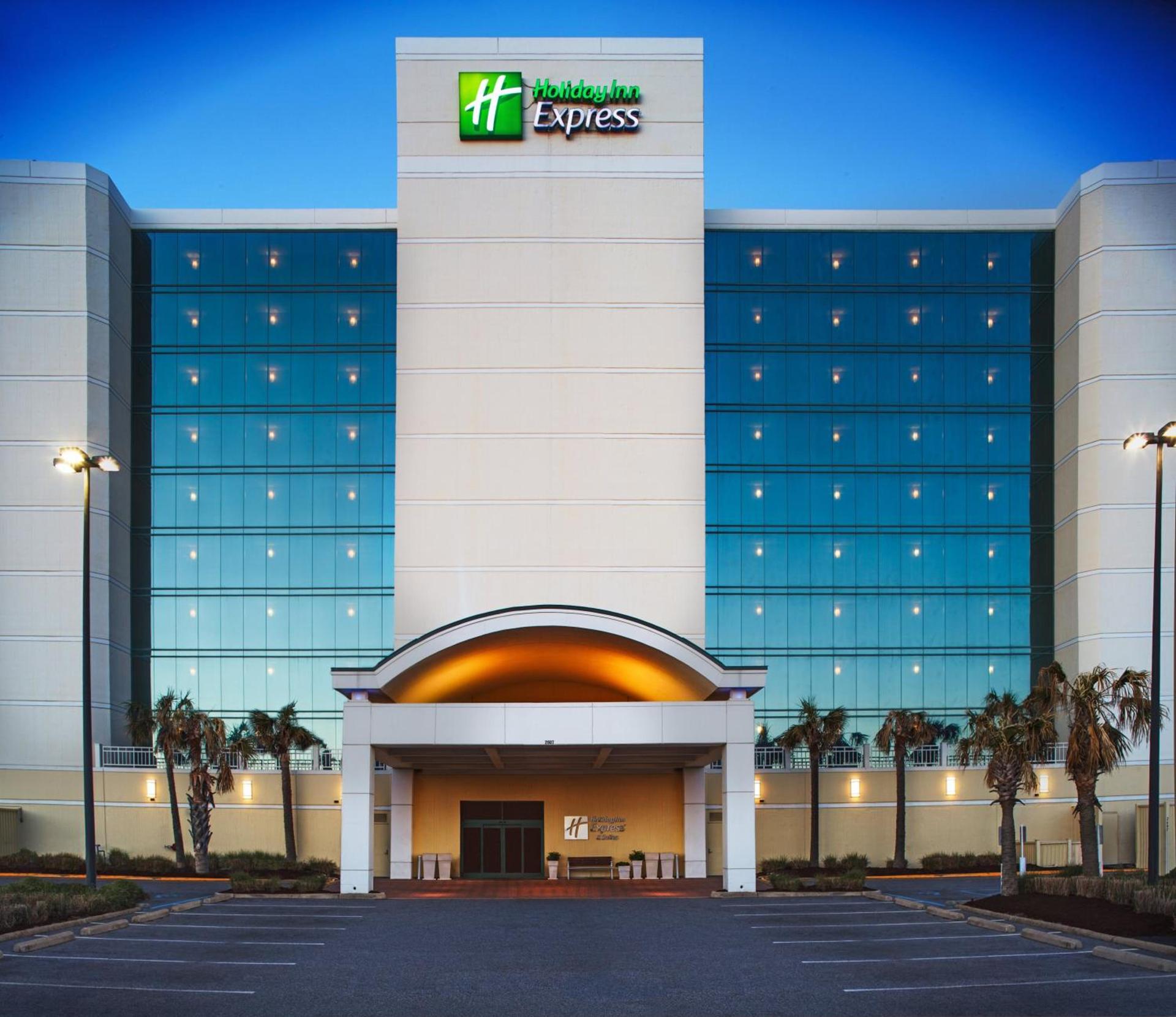 Holiday Inn Express & Suites VA Beach Oceanfront by IHG photo 1