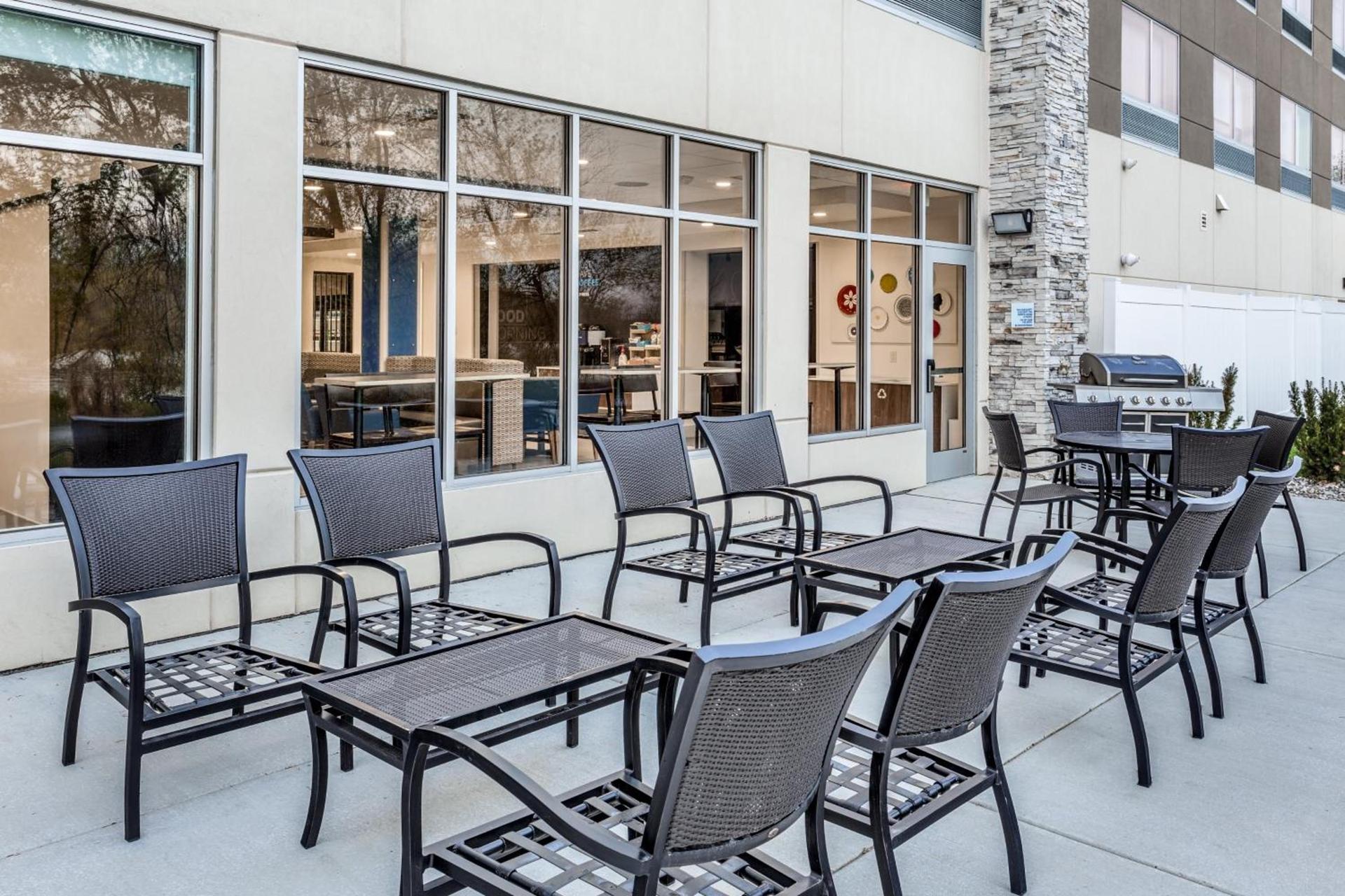 Holiday Inn Express & Suites Hammond by IHG photo 15