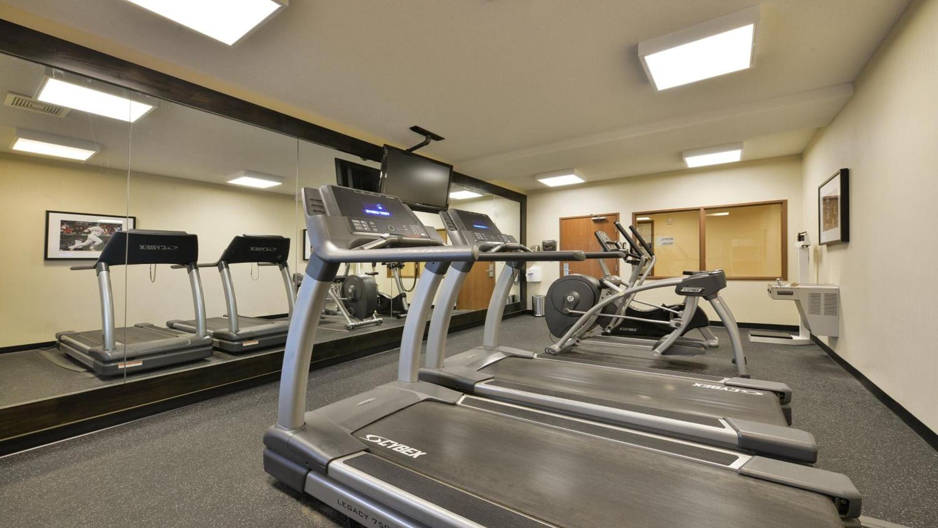 Holiday Inn Express Boston-Milford by IHG photo 48
