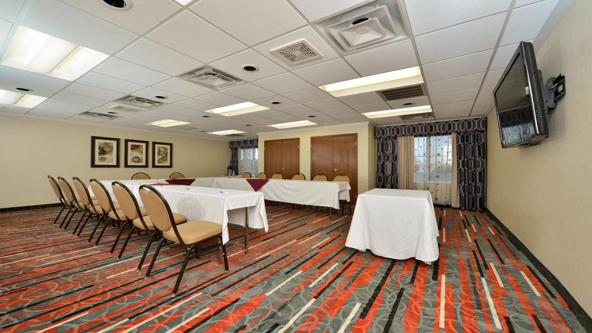 Holiday Inn Express Boston-Milford by IHG photo 55