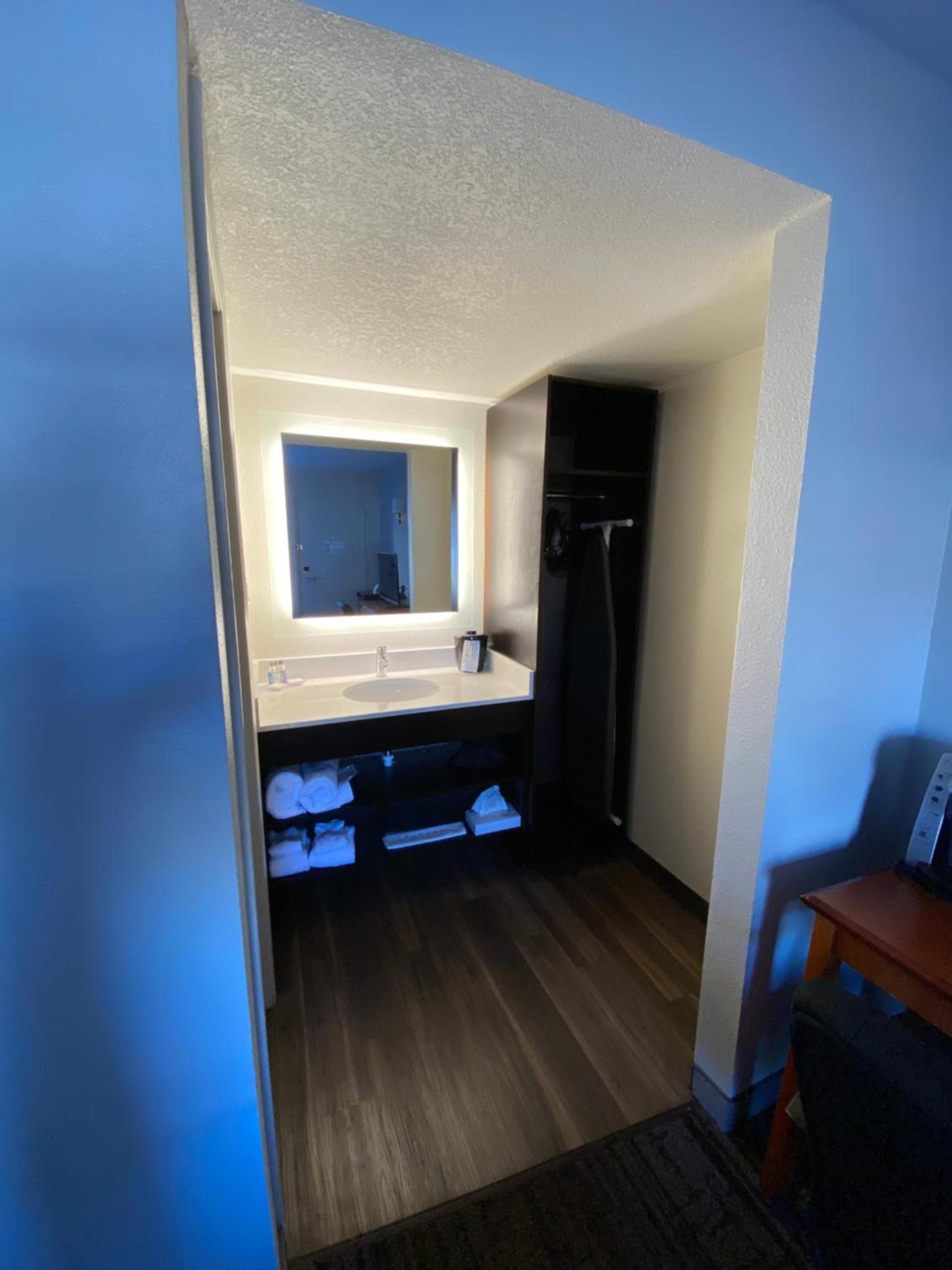 Hotel South Tampa & Suites photo 22