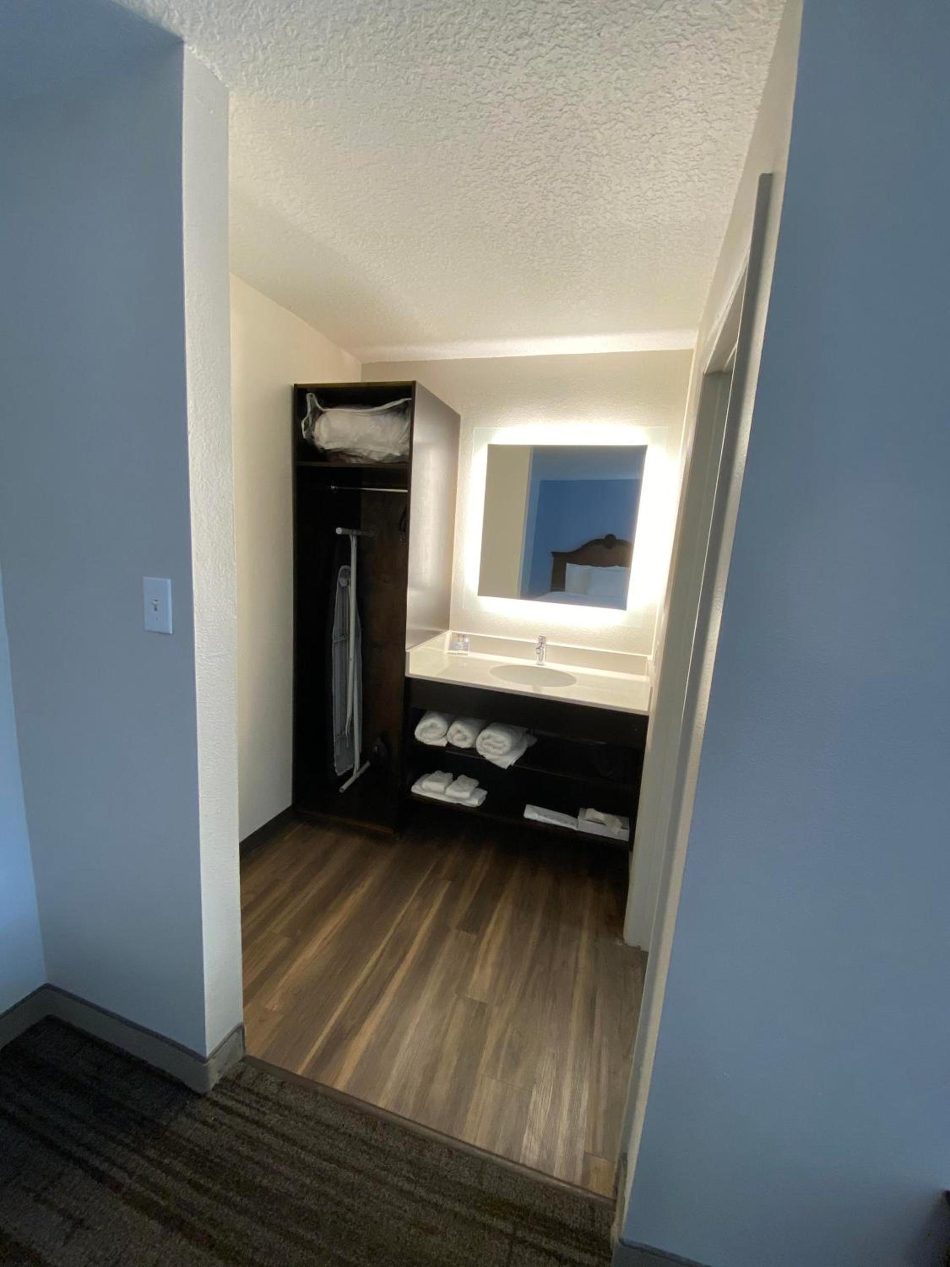 Hotel South Tampa & Suites photo 24