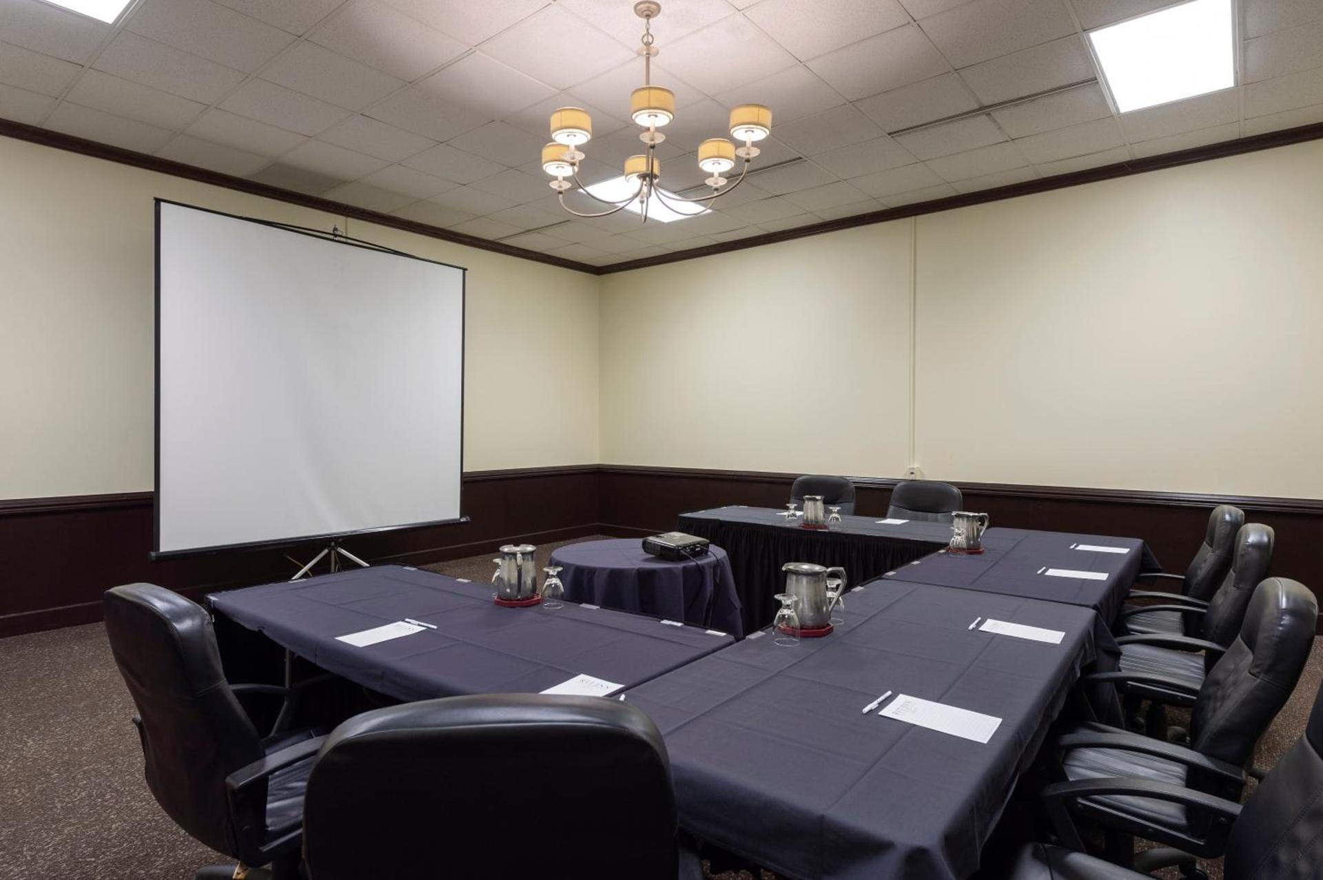 RIT Inn & Conference Center photo 27