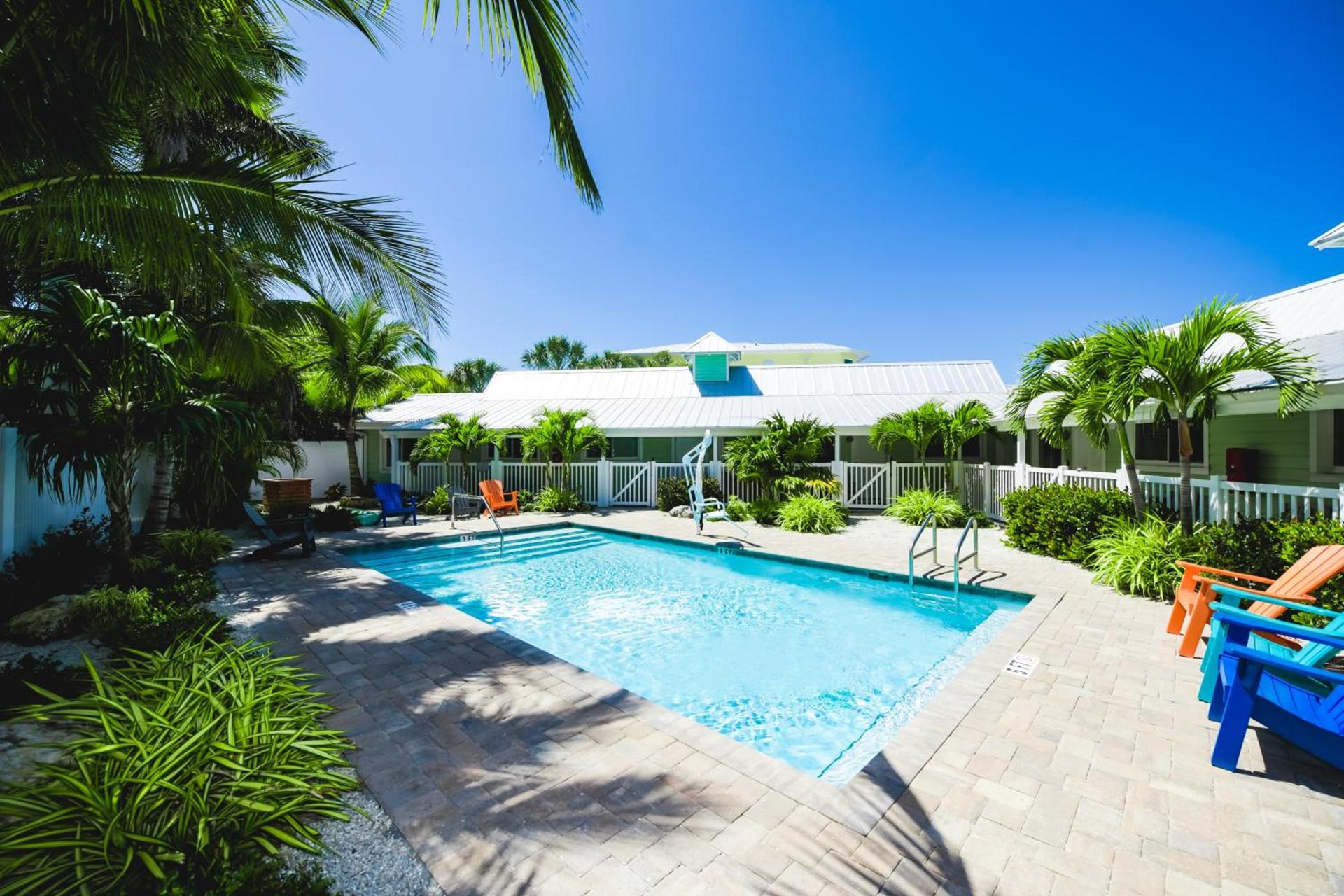 Tropical Breeze Resort photo 2