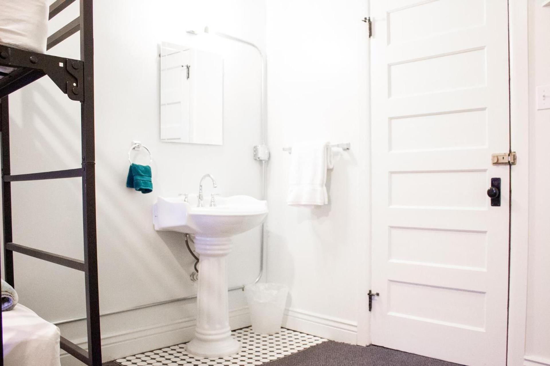 11th Avenue Hostel photo 46
