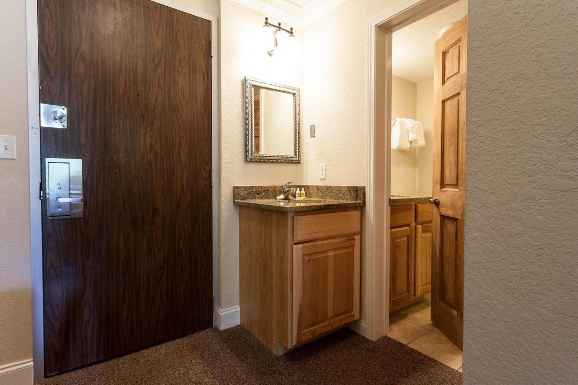 Reagan Resorts Inn photo 14