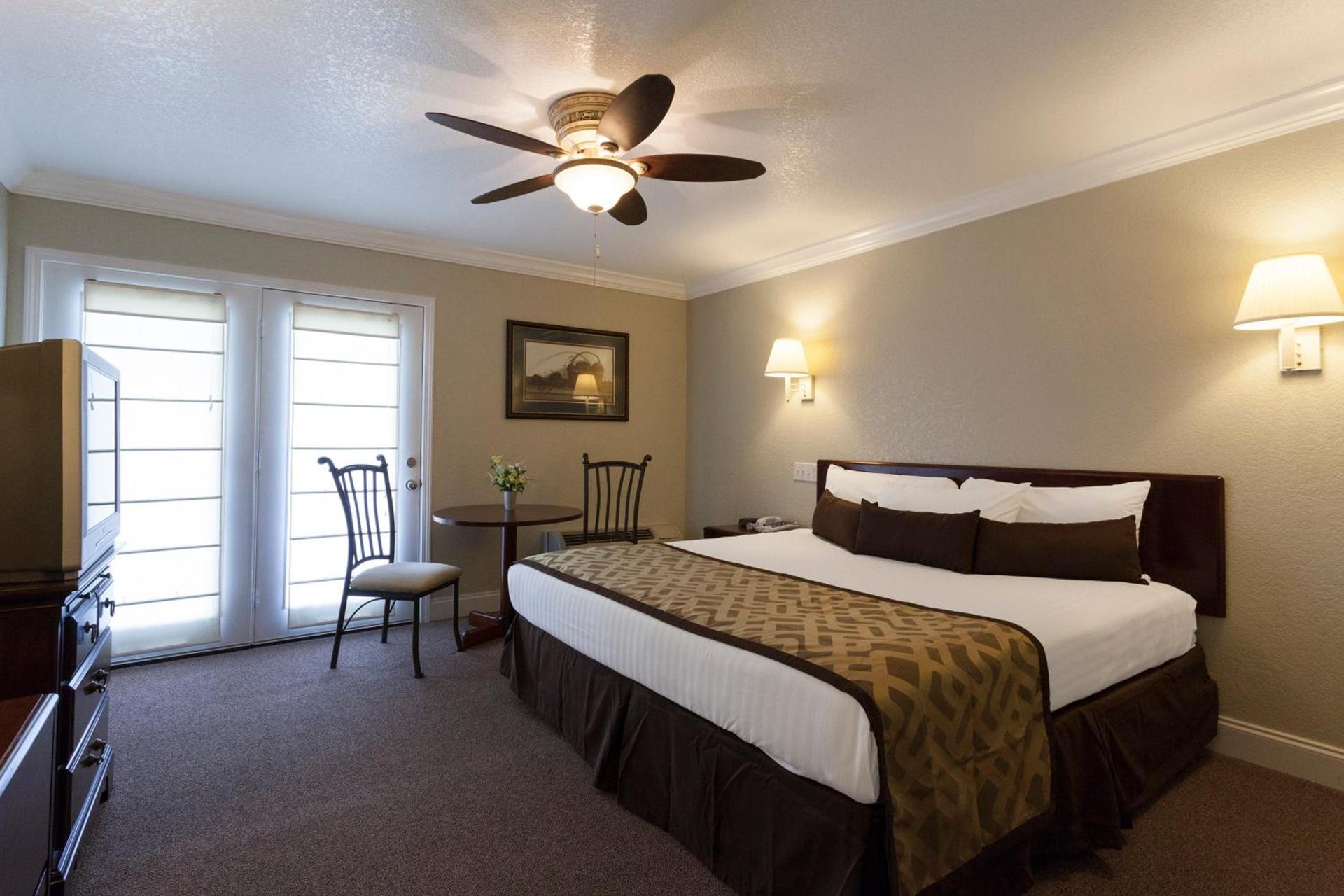 Reagan Resorts Inn photo 11