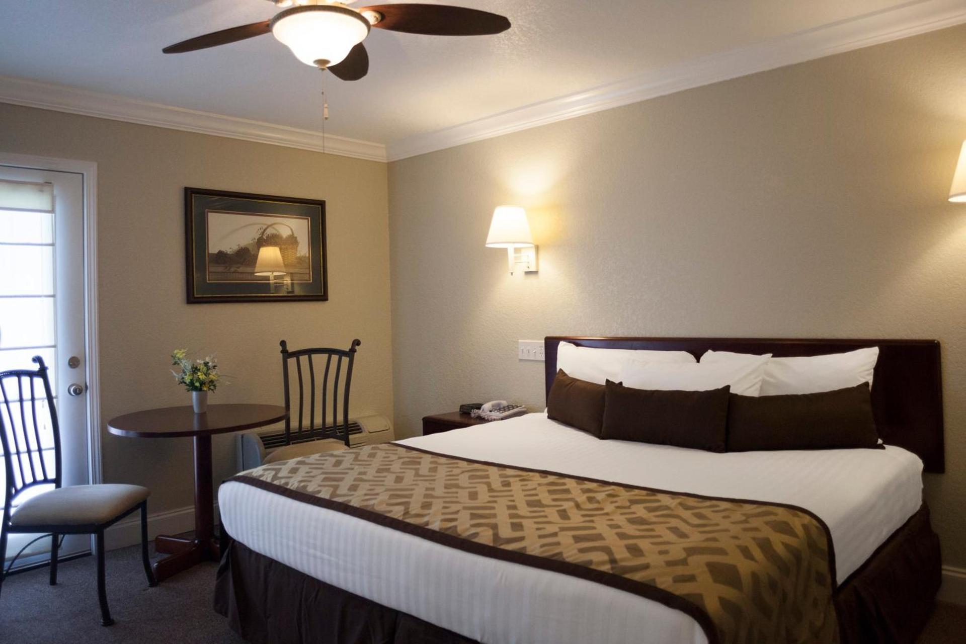 Reagan Resorts Inn photo 19