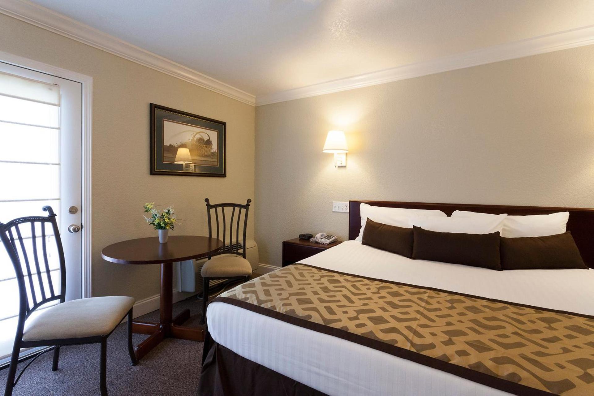 Reagan Resorts Inn photo 21