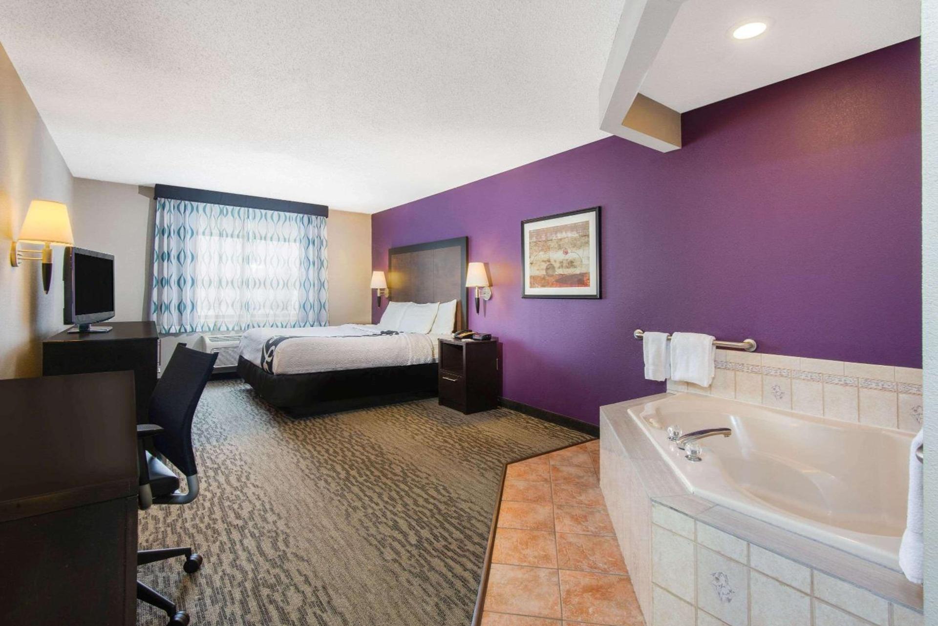 La Quinta by Wyndham Erie photo 55