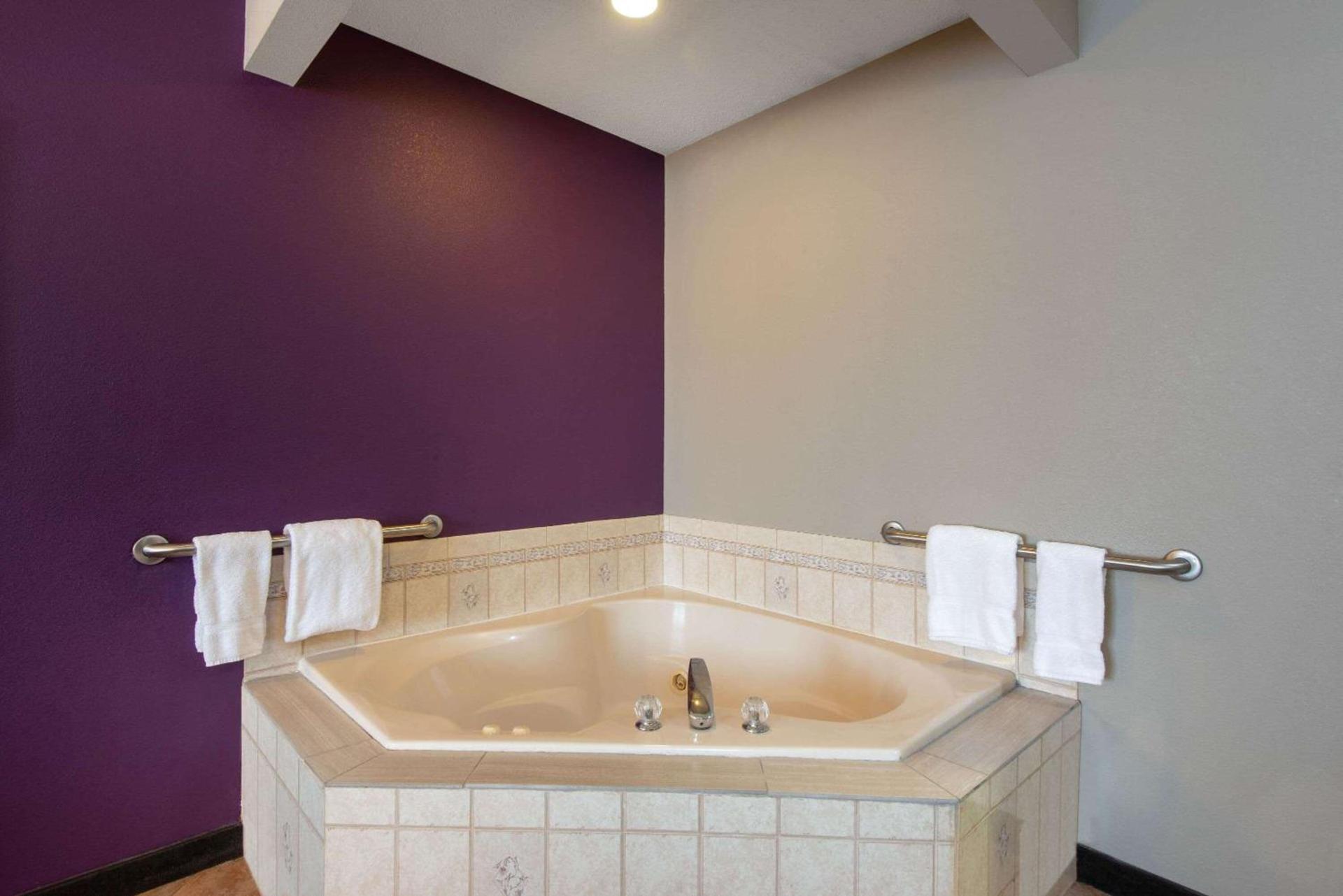 La Quinta by Wyndham Erie photo 56