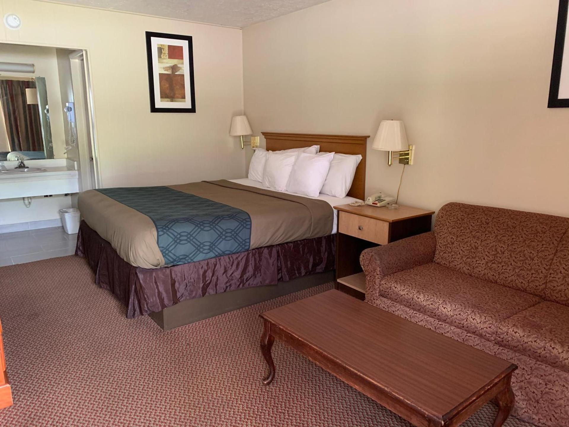 Travelowes Motel - Maggie Valley photo 32