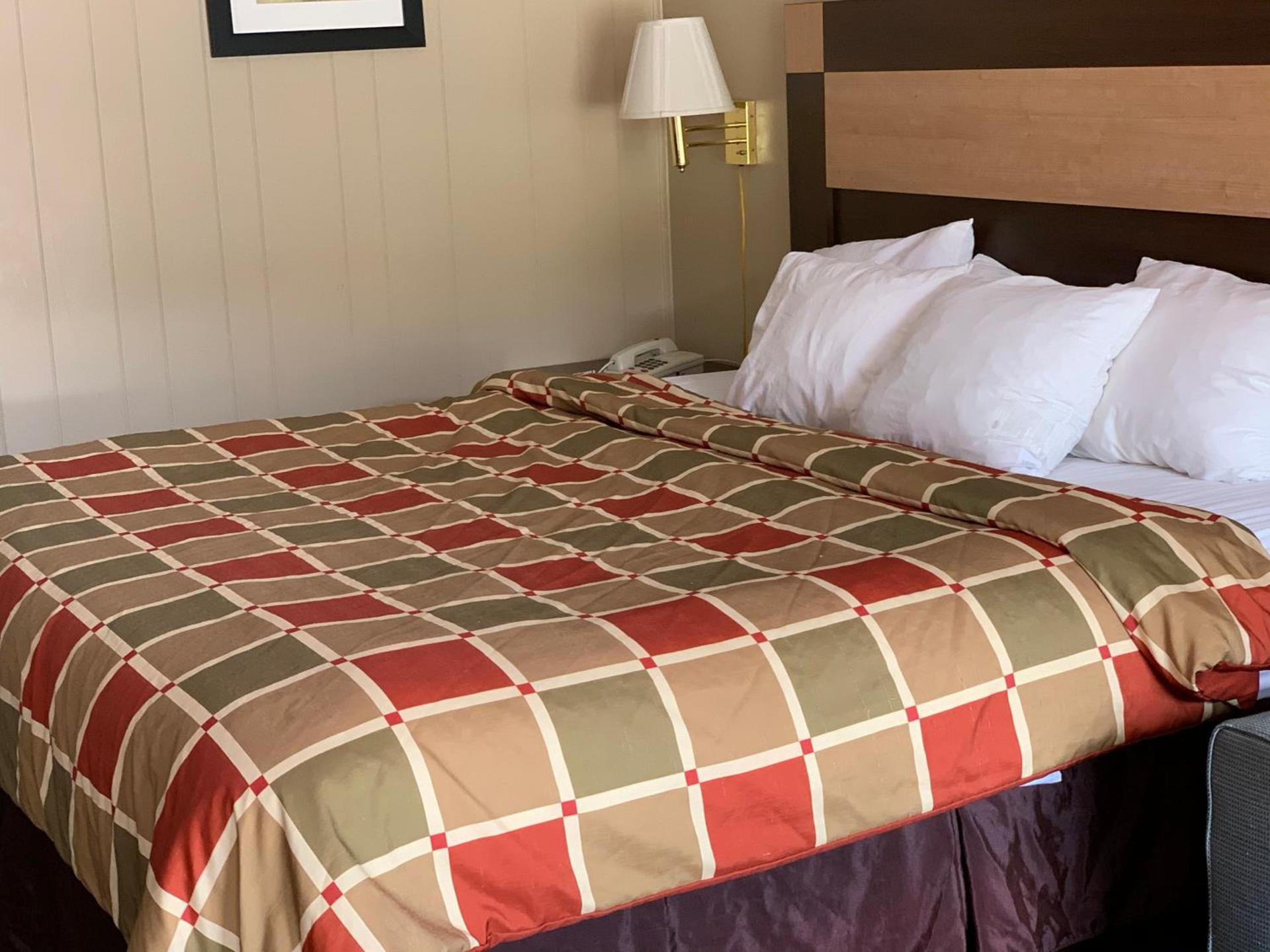 Travelowes Motel - Maggie Valley photo 19