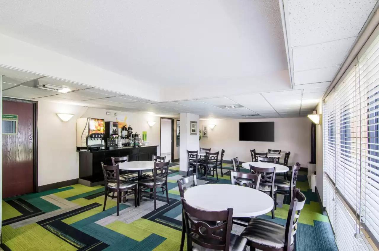 Quality Inn near University of Mobile photo 60