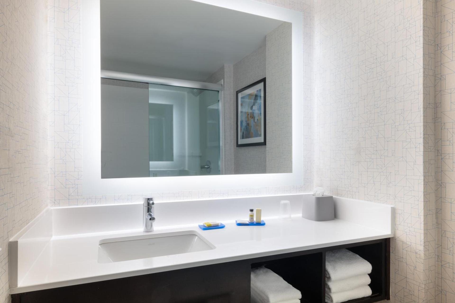 Holiday Inn Express & Suites Boston - Cambridge by IHG photo 17