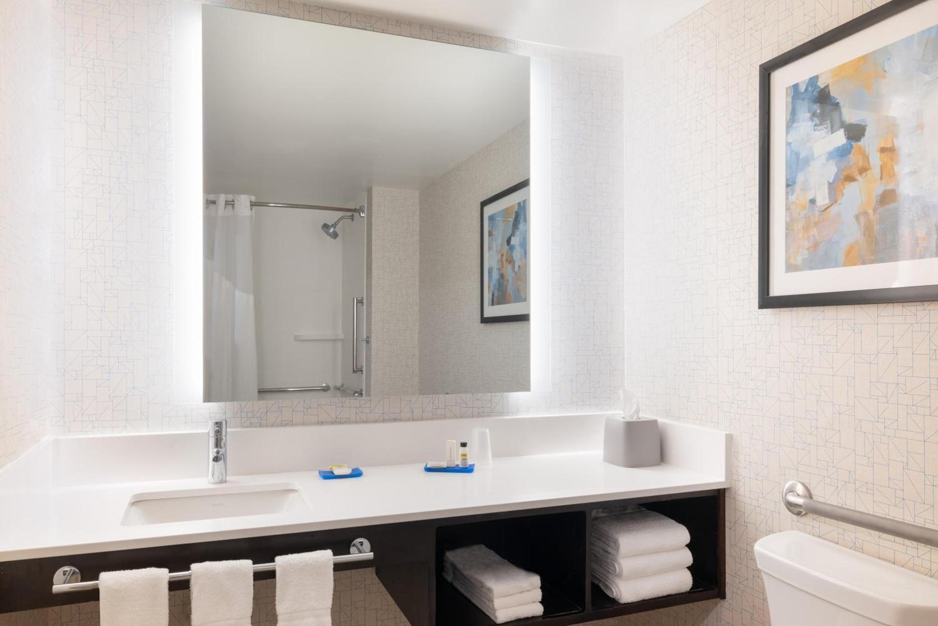 Holiday Inn Express & Suites Boston - Cambridge by IHG photo 14