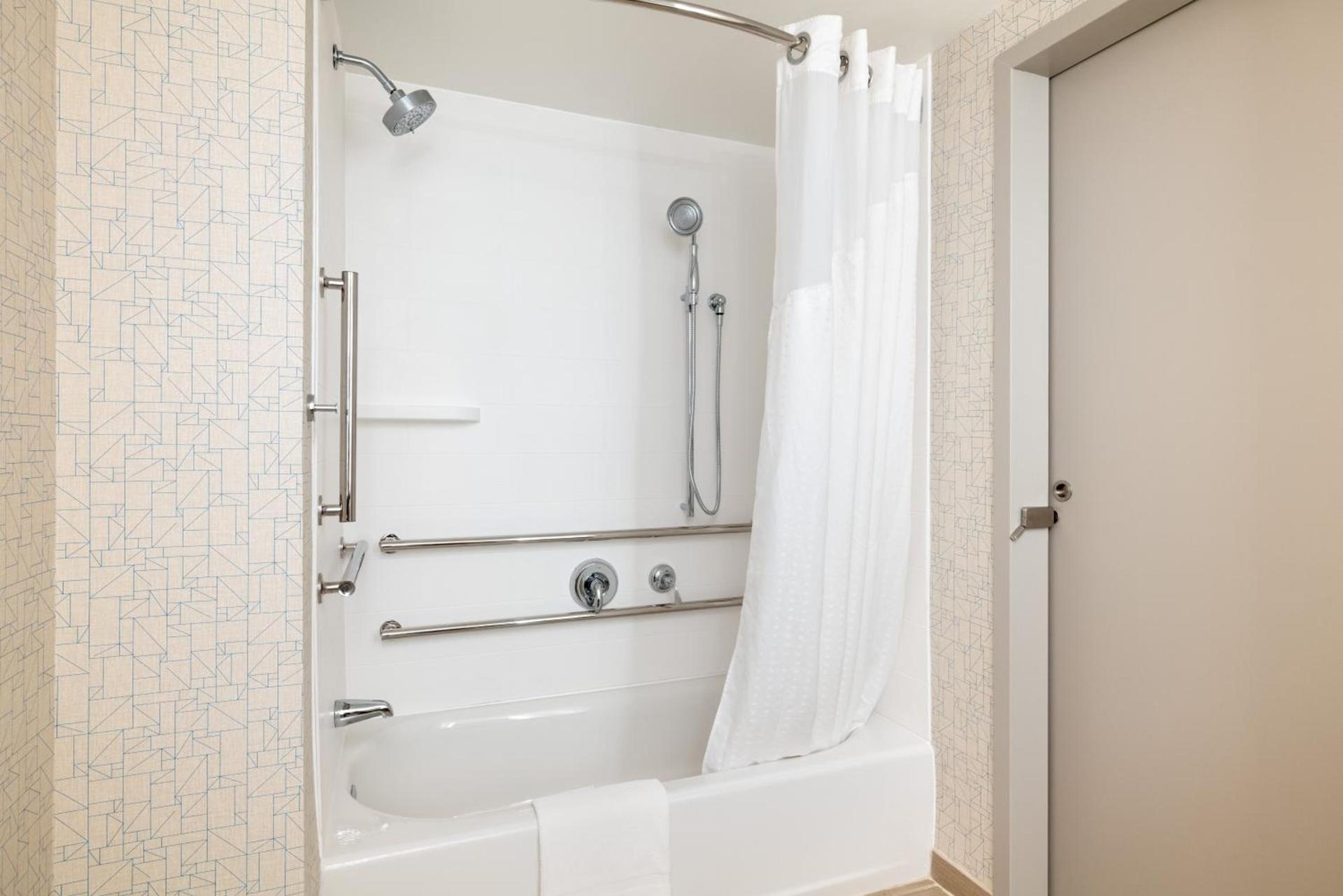 Holiday Inn Express & Suites Boston - Cambridge by IHG photo 29