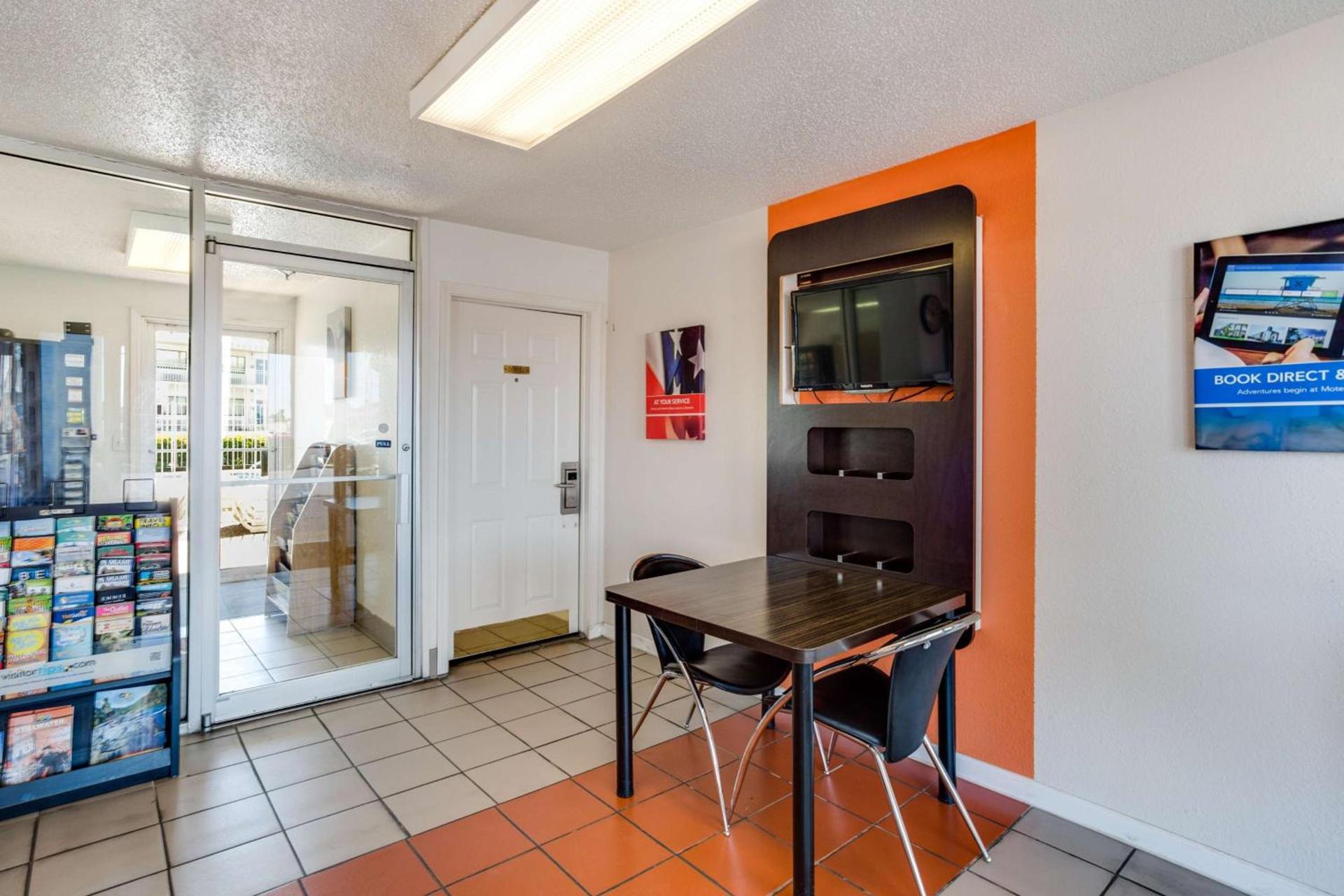 Motel 6-Fayetteville, AR photo 32