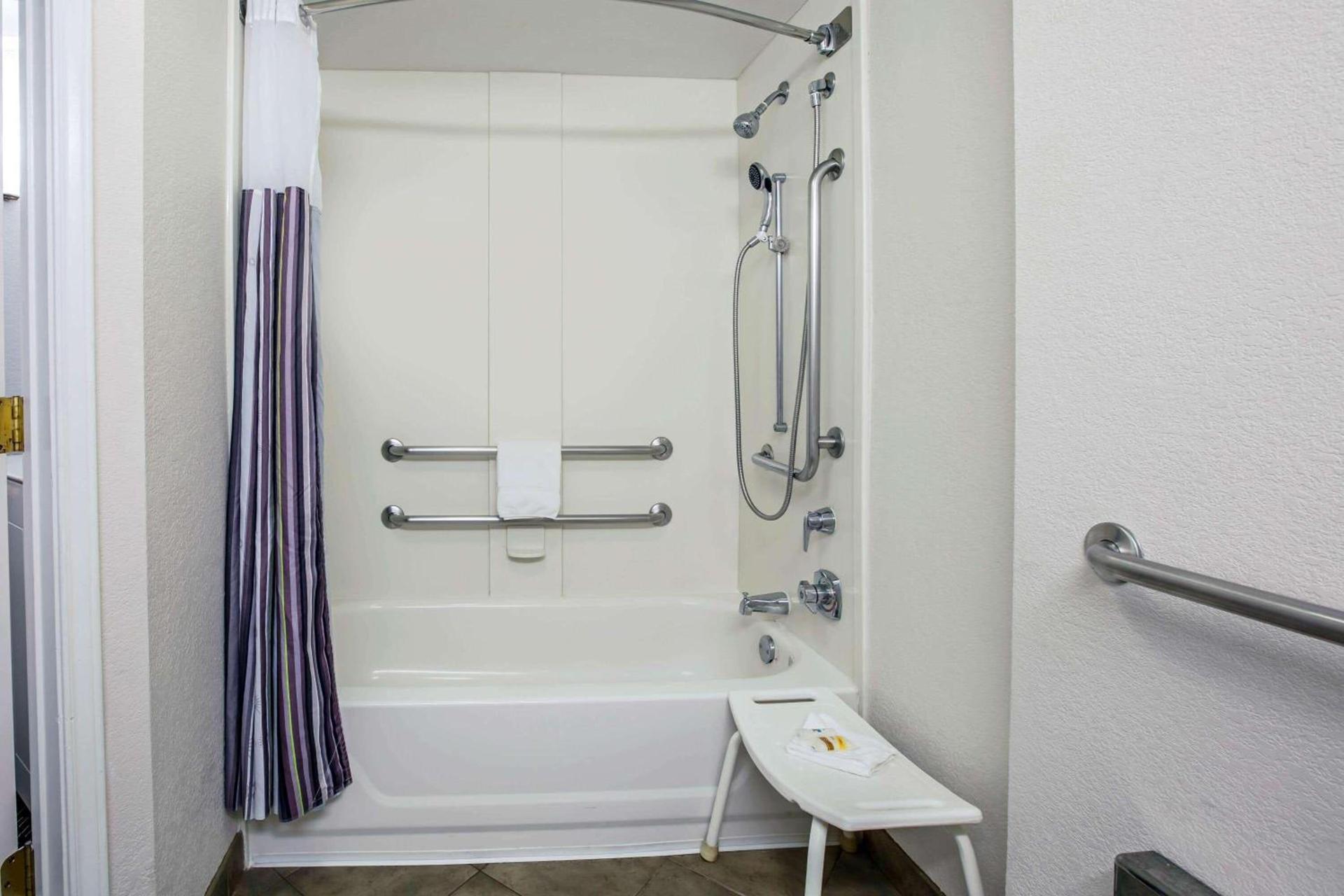La Quinta by Wyndham Dallas Arlington South photo 12