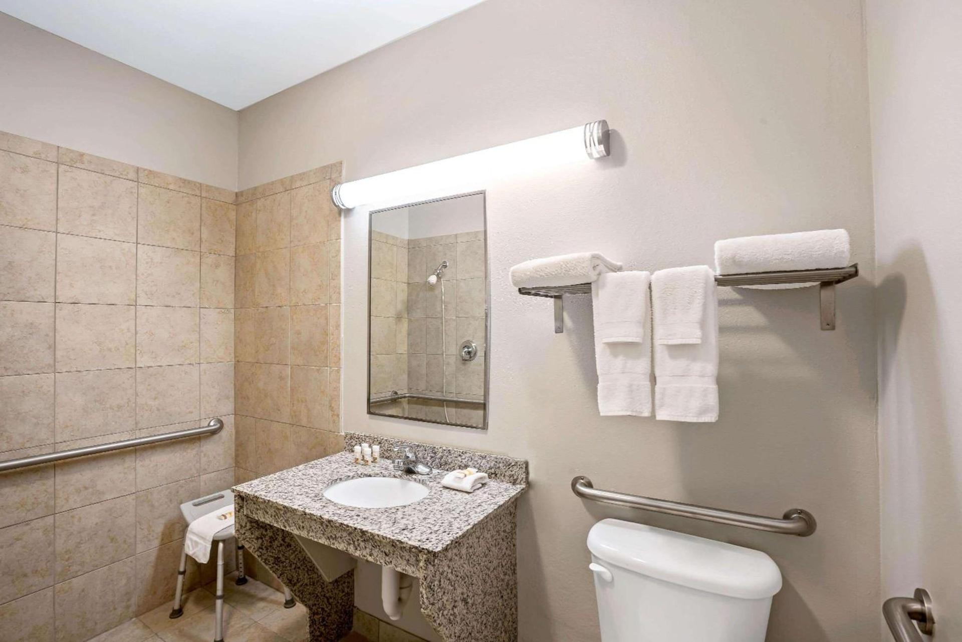 La Quinta by Wyndham Brookshire West Katy photo 18