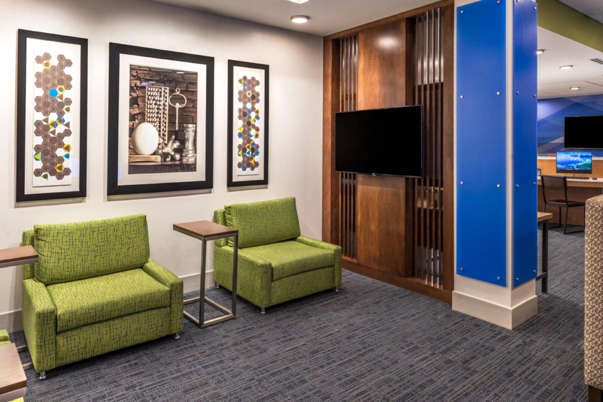 Holiday Inn Express & Suites - Tampa North - Wesley Chapel by IHG photo 9