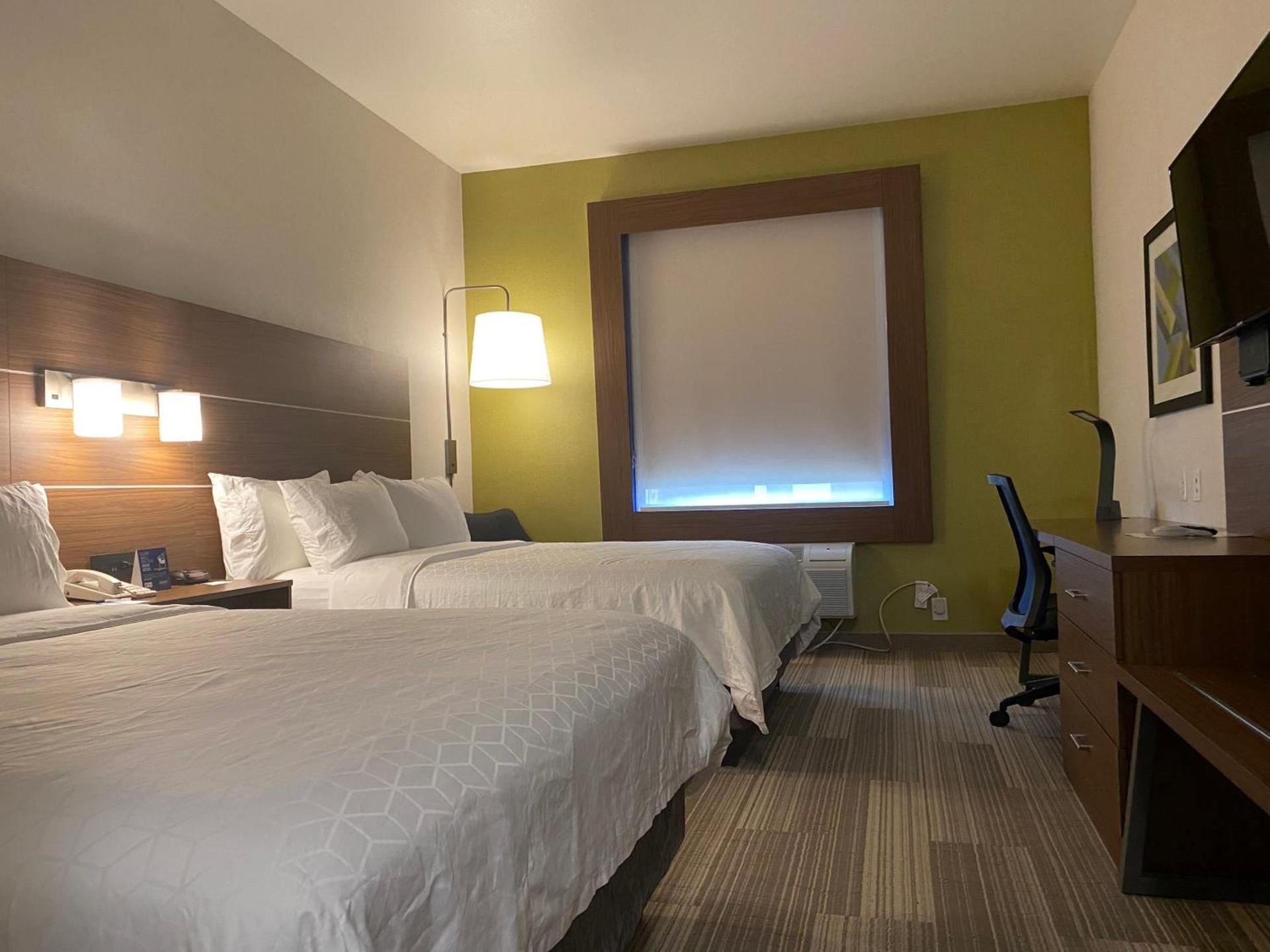 Holiday Inn Express & Suites Beaumont - Oak Valley by IHG photo 37