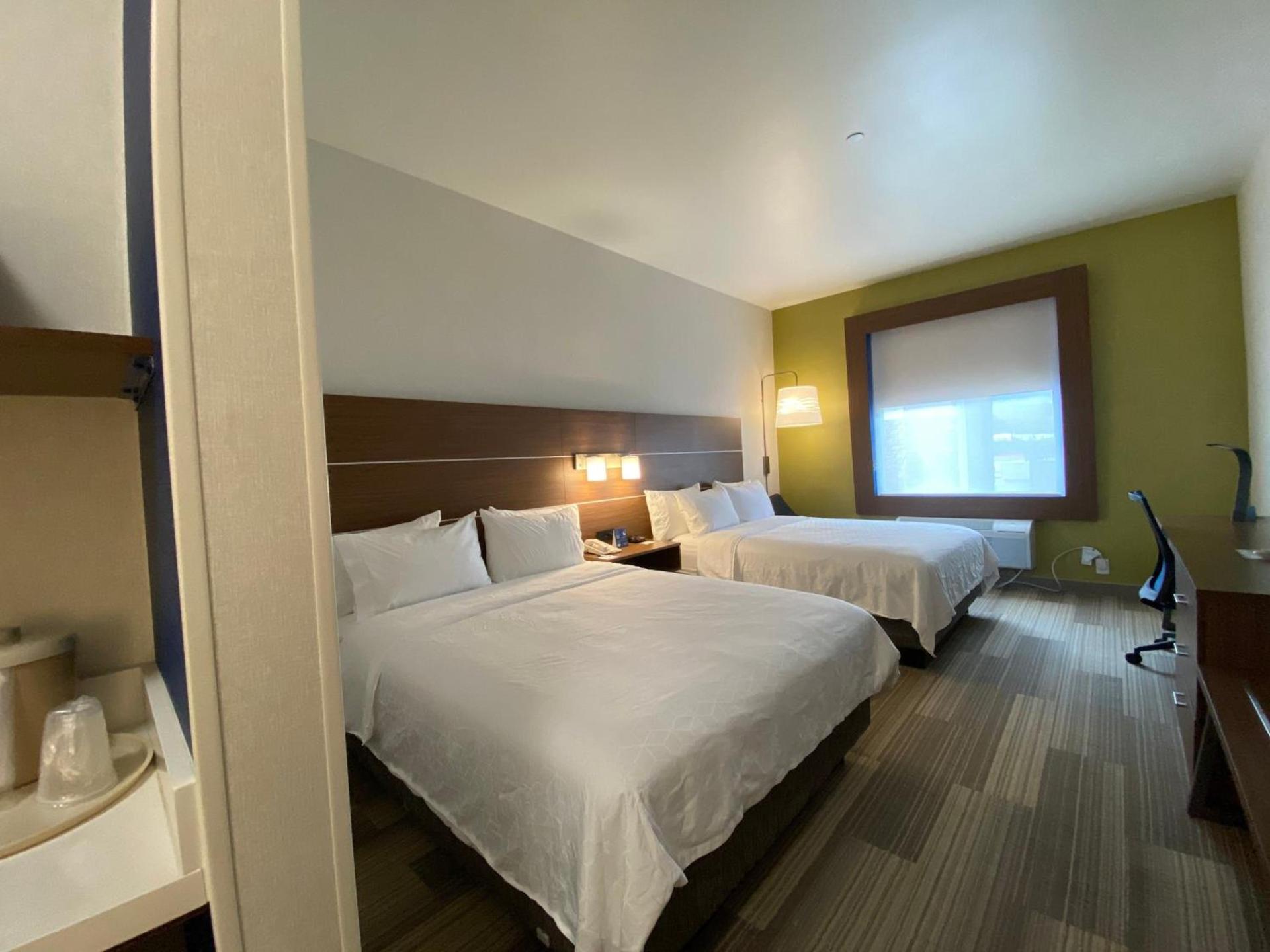 Holiday Inn Express & Suites Beaumont - Oak Valley by IHG photo 42